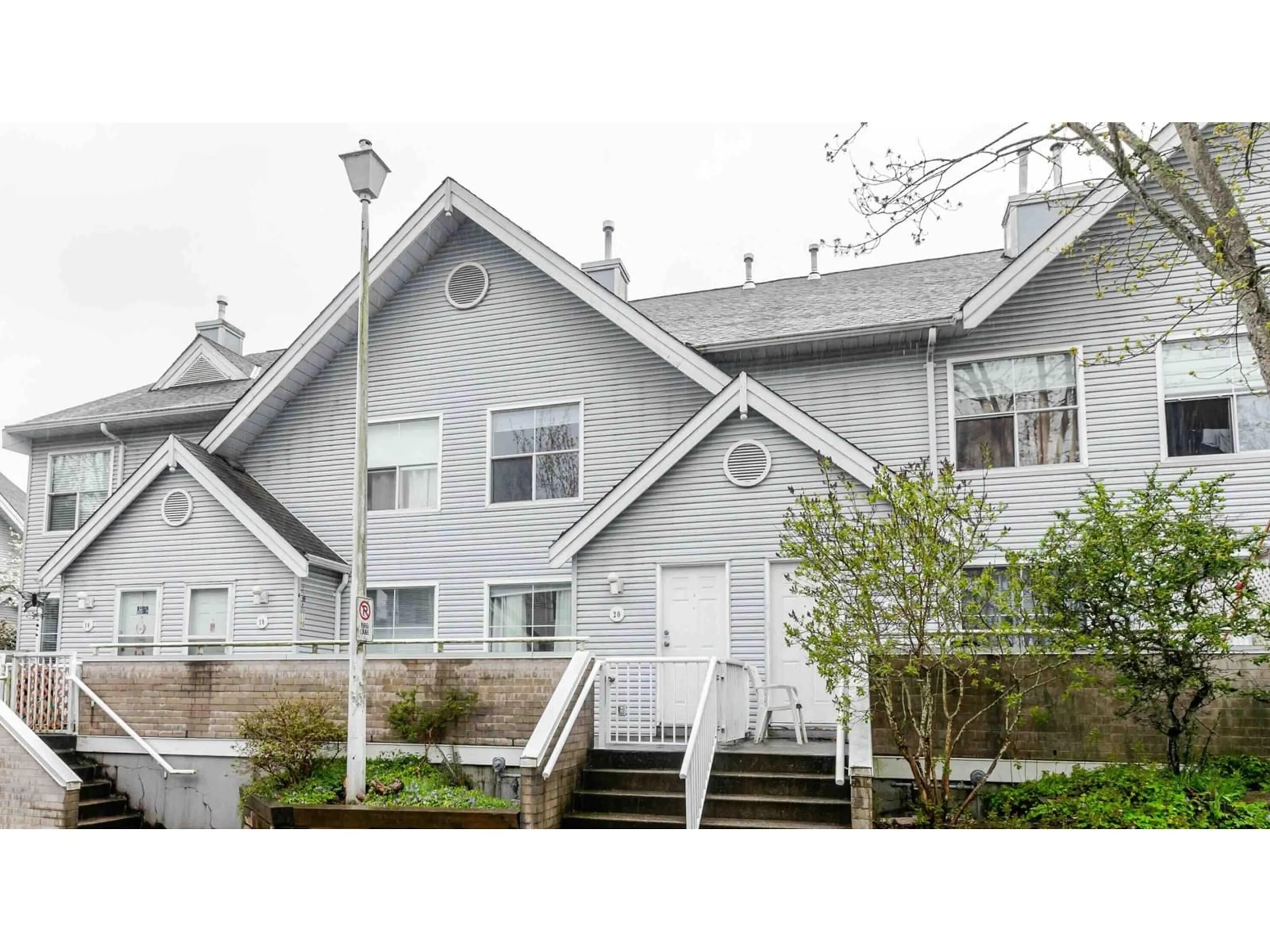 Home with vinyl exterior material, unknown for 20 - 13713 72A, Surrey British Columbia V3W1K2