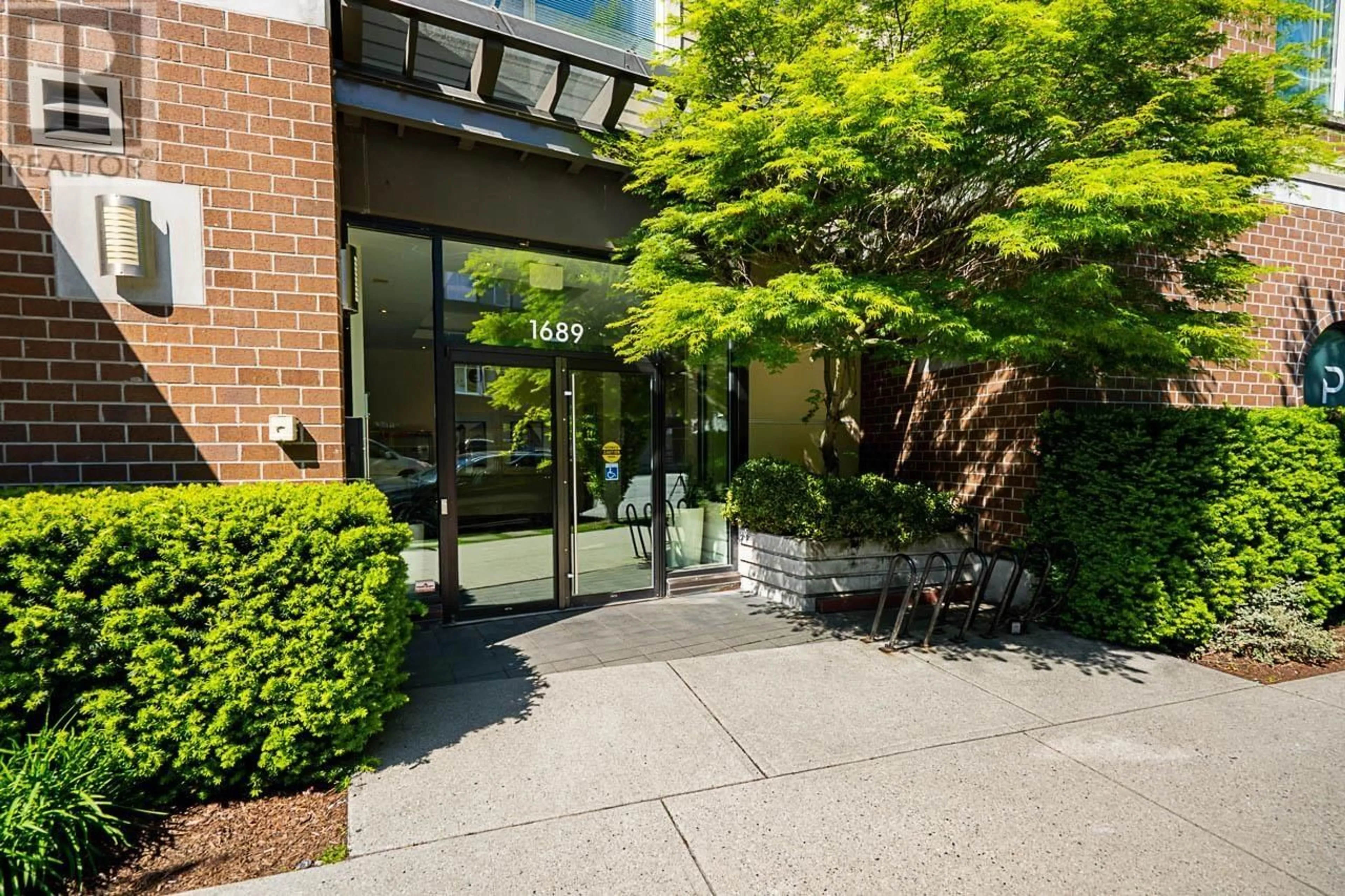 Unknown for 304 - 1689 13TH AVENUE, Vancouver British Columbia V5N0A5