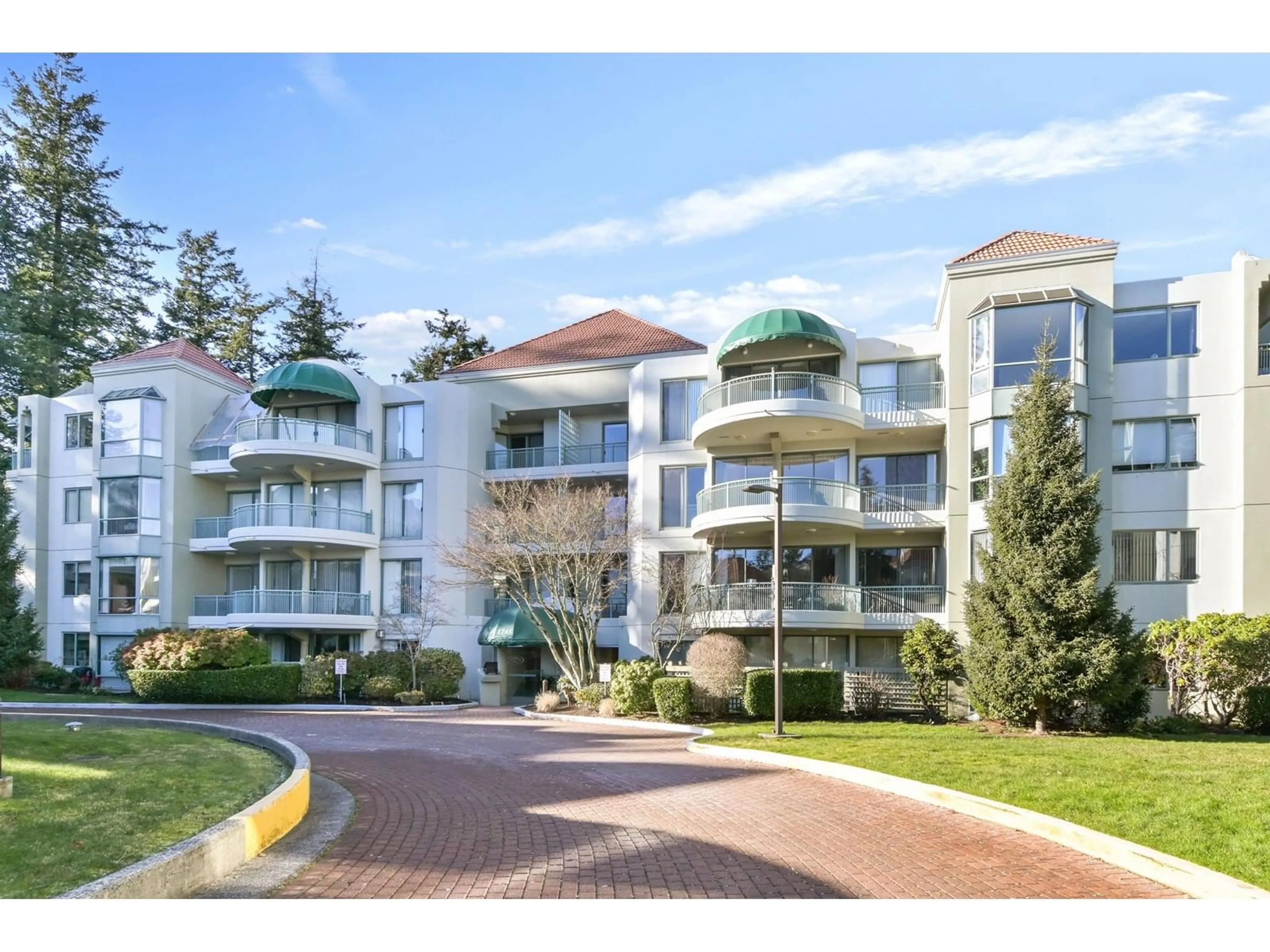 Unknown for 104 - 1745 MARTIN, Surrey British Columbia V4A9T5