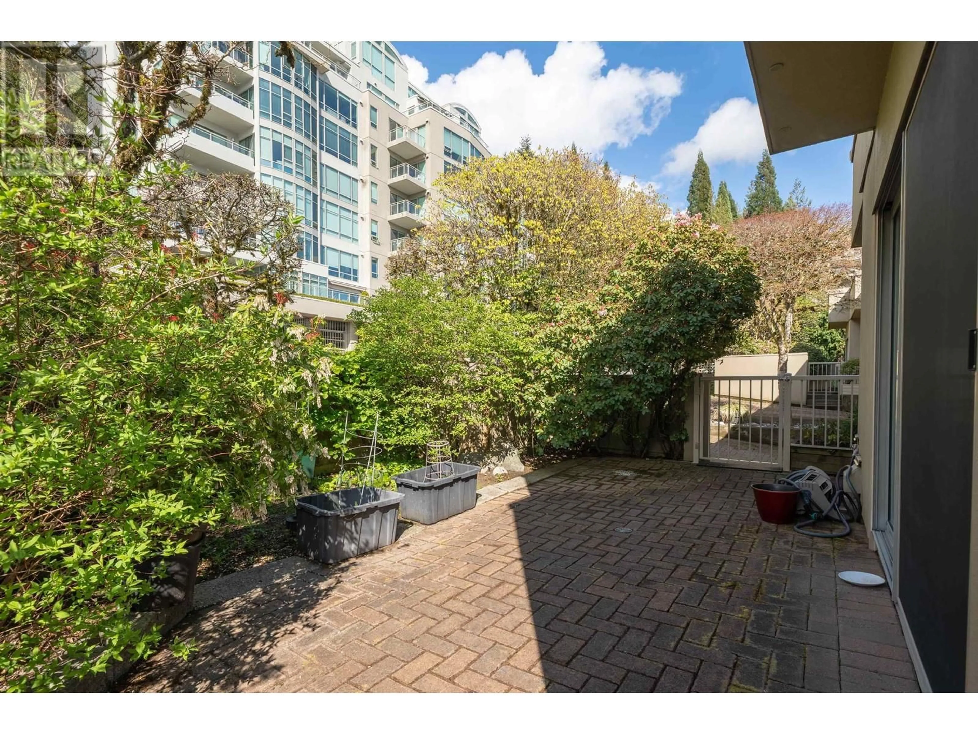 Patio, unknown for 3112 DEER RIDGE DRIVE, West Vancouver British Columbia V7S4W1