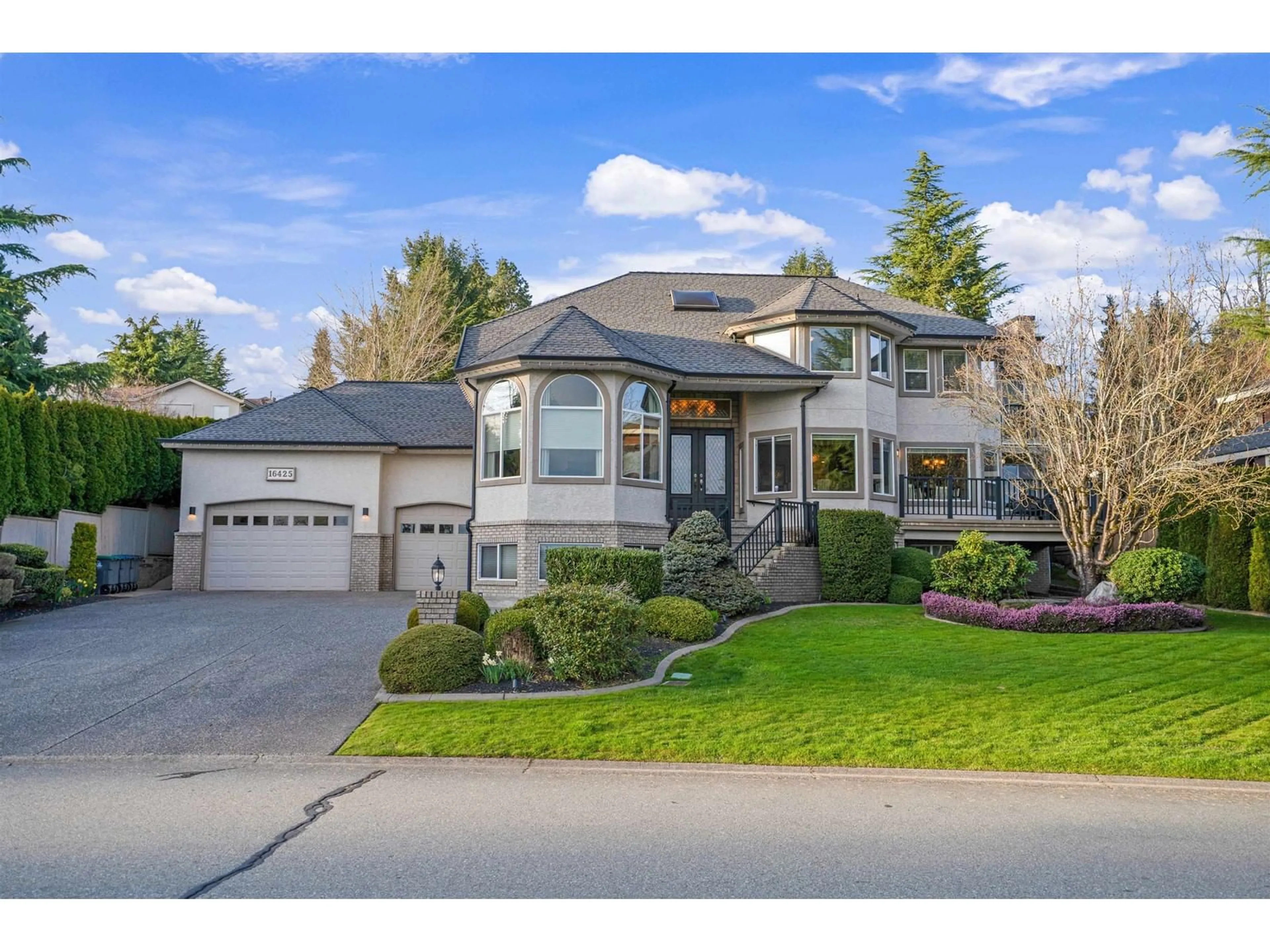 Home with vinyl exterior material, street for 16425 77, Surrey British Columbia V4N0L5
