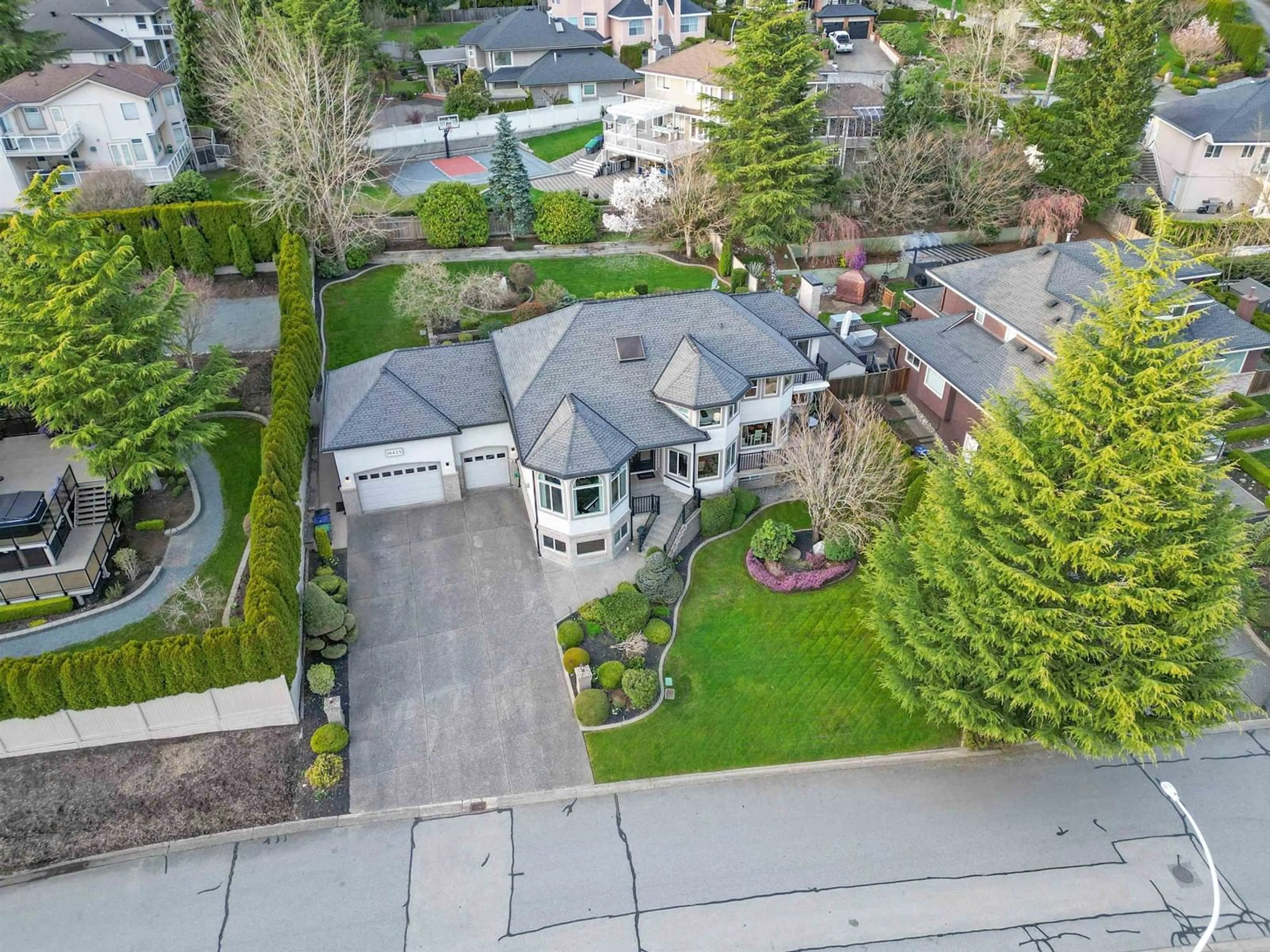 A pic from outside/outdoor area/front of a property/back of a property/a pic from drone, street for 16425 77, Surrey British Columbia V4N0L5