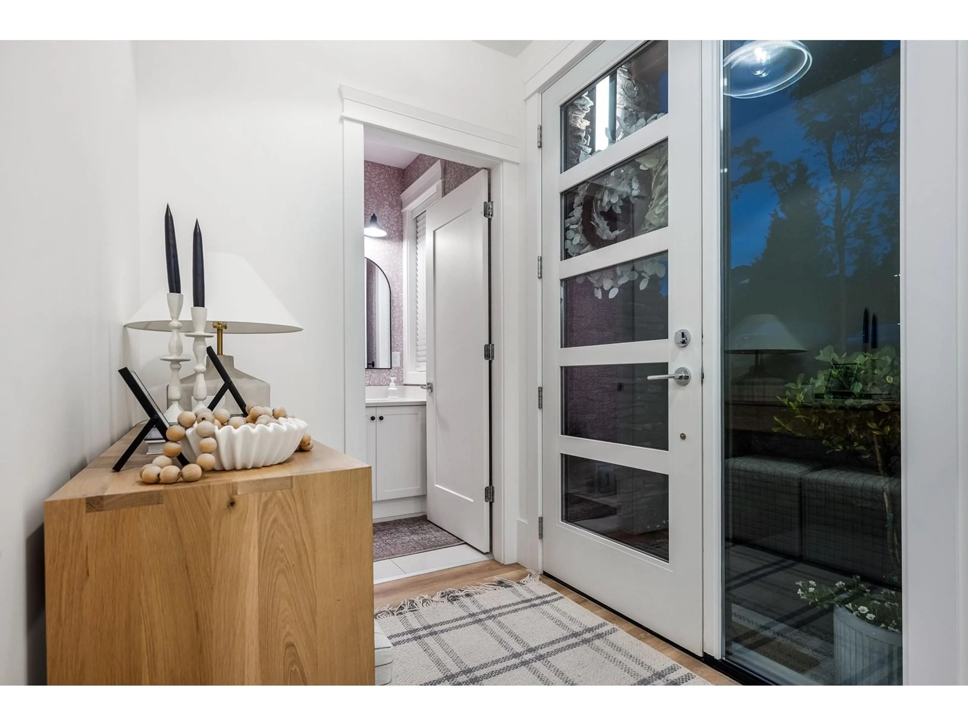 Indoor entryway for 11 - 2290 BOLEY, Abbotsford British Columbia V3G0J1