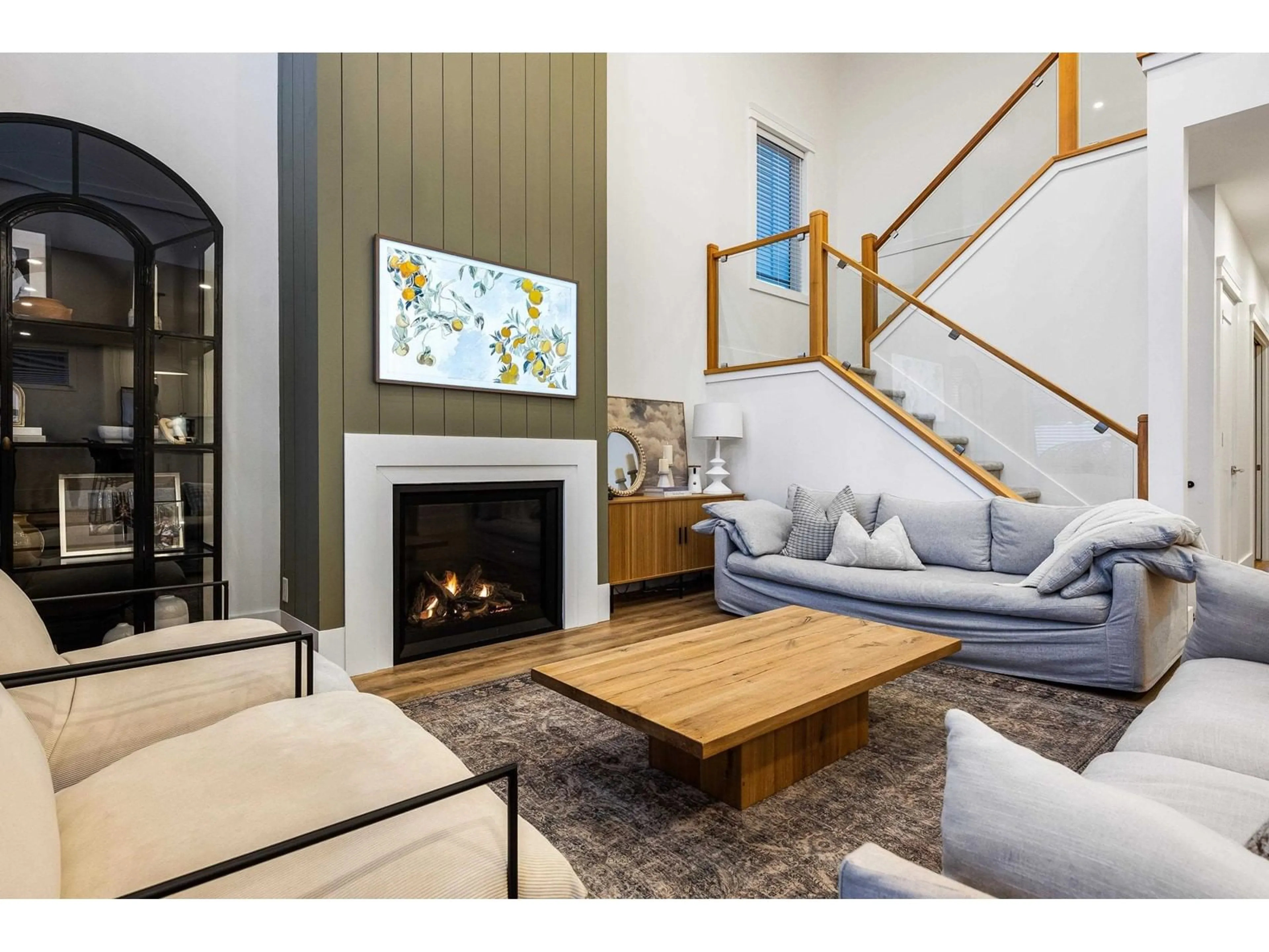 Living room with furniture, wood/laminate floor for 11 - 2290 BOLEY, Abbotsford British Columbia V3G0J1