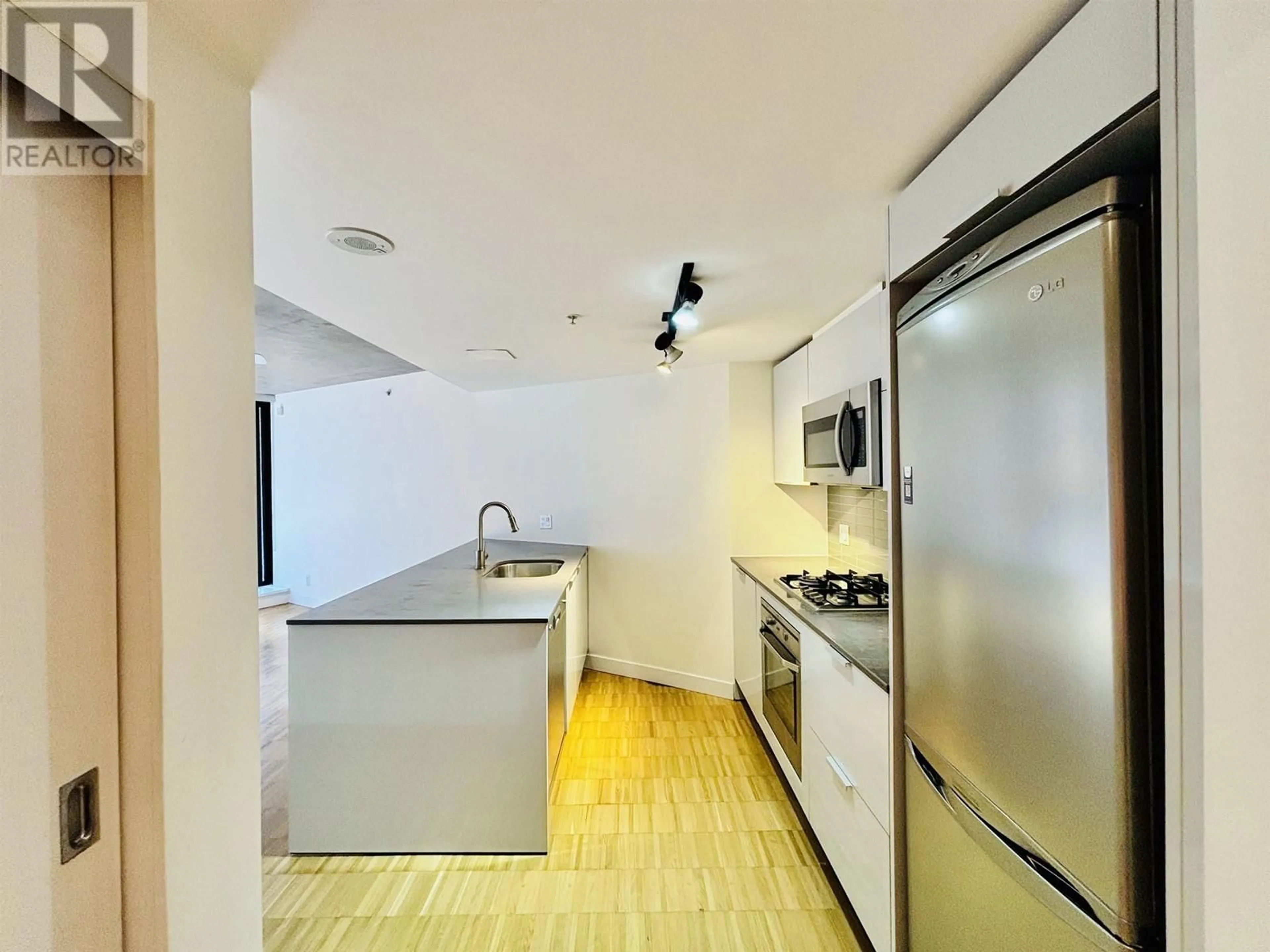 Standard kitchen, unknown for 309 - 128 CORDOVA STREET, Vancouver British Columbia V6B0E6