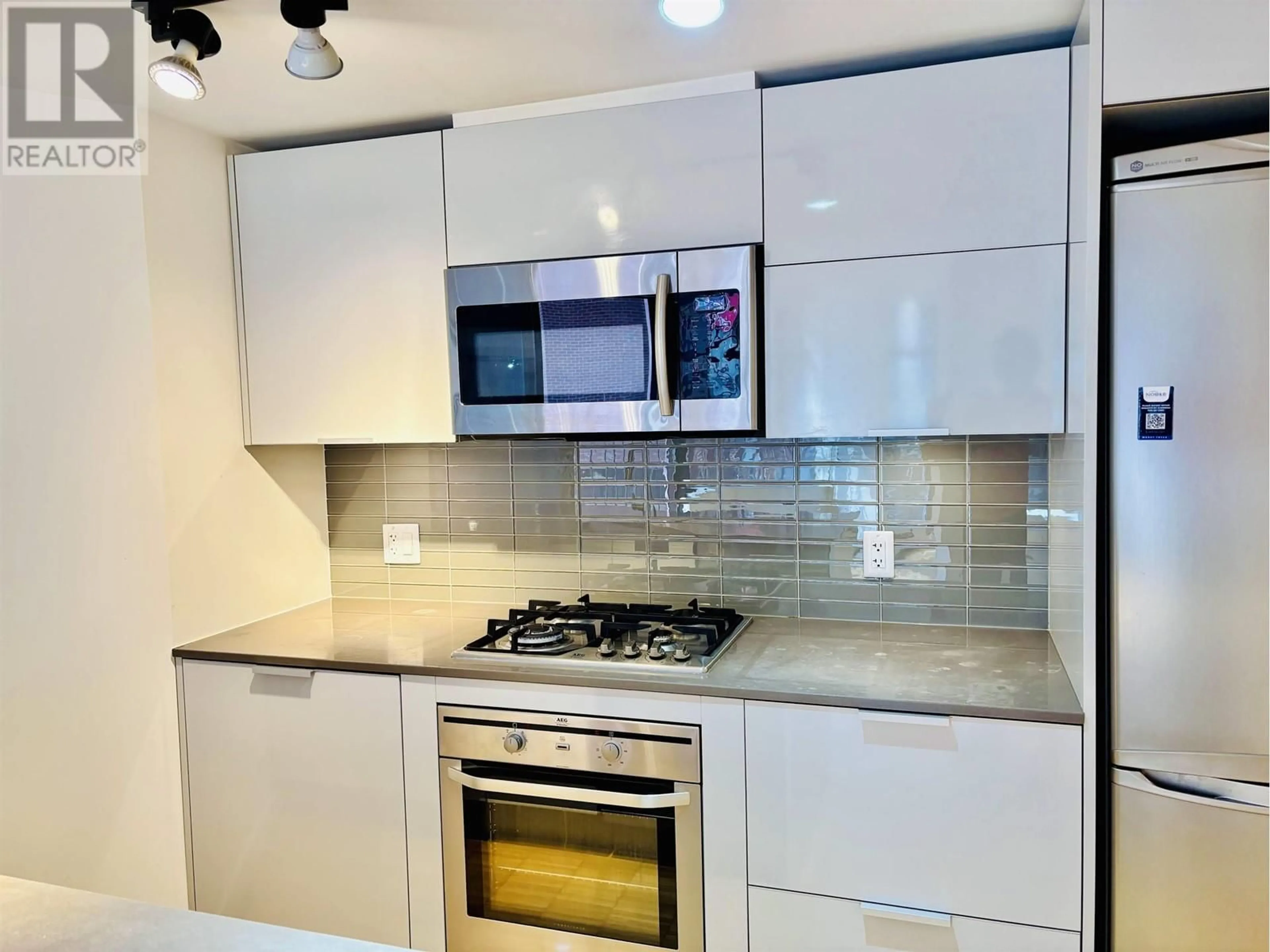 Standard kitchen, ceramic/tile floor for 309 - 128 CORDOVA STREET, Vancouver British Columbia V6B0E6
