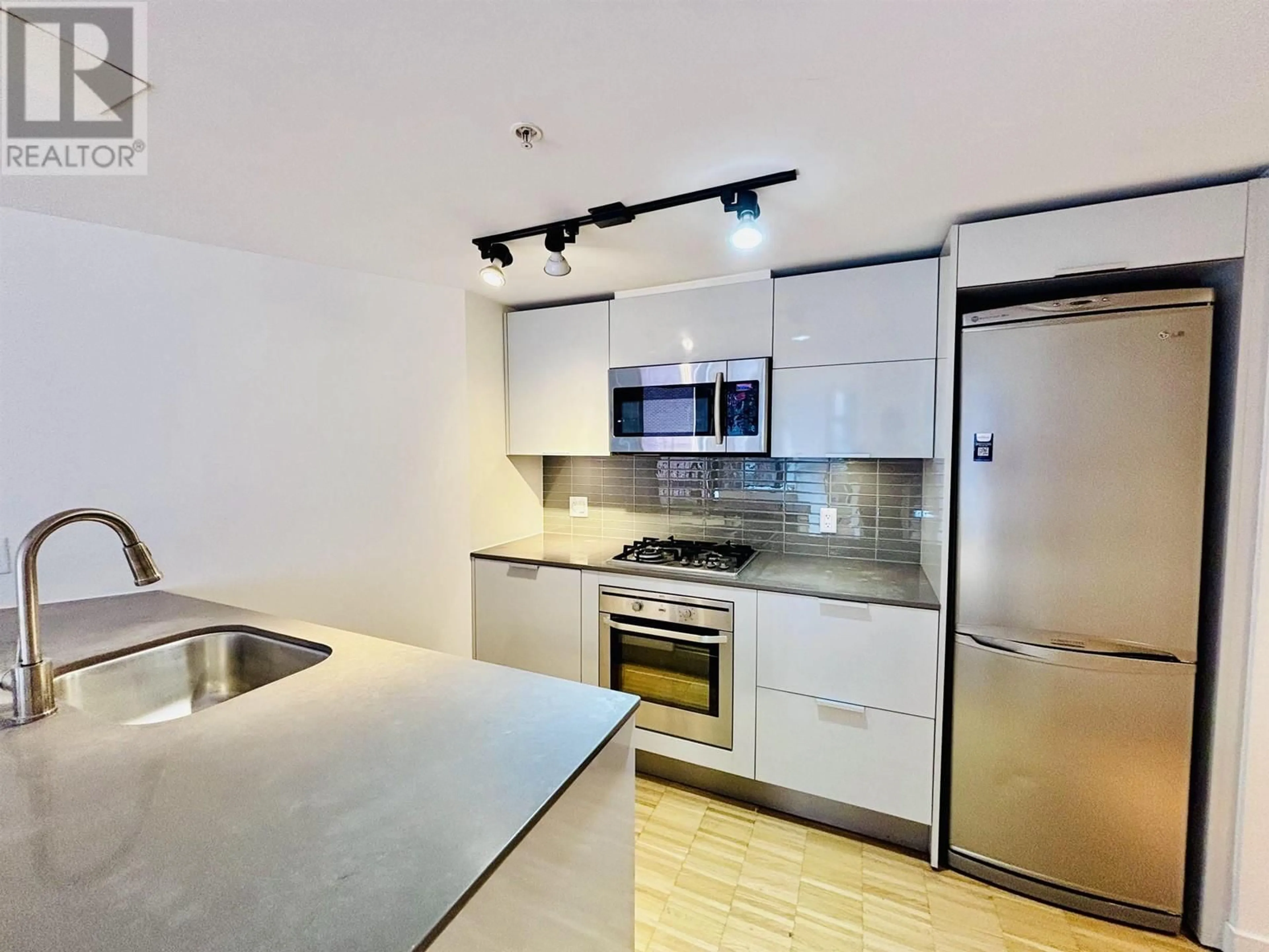 Standard kitchen, unknown for 309 - 128 CORDOVA STREET, Vancouver British Columbia V6B0E6