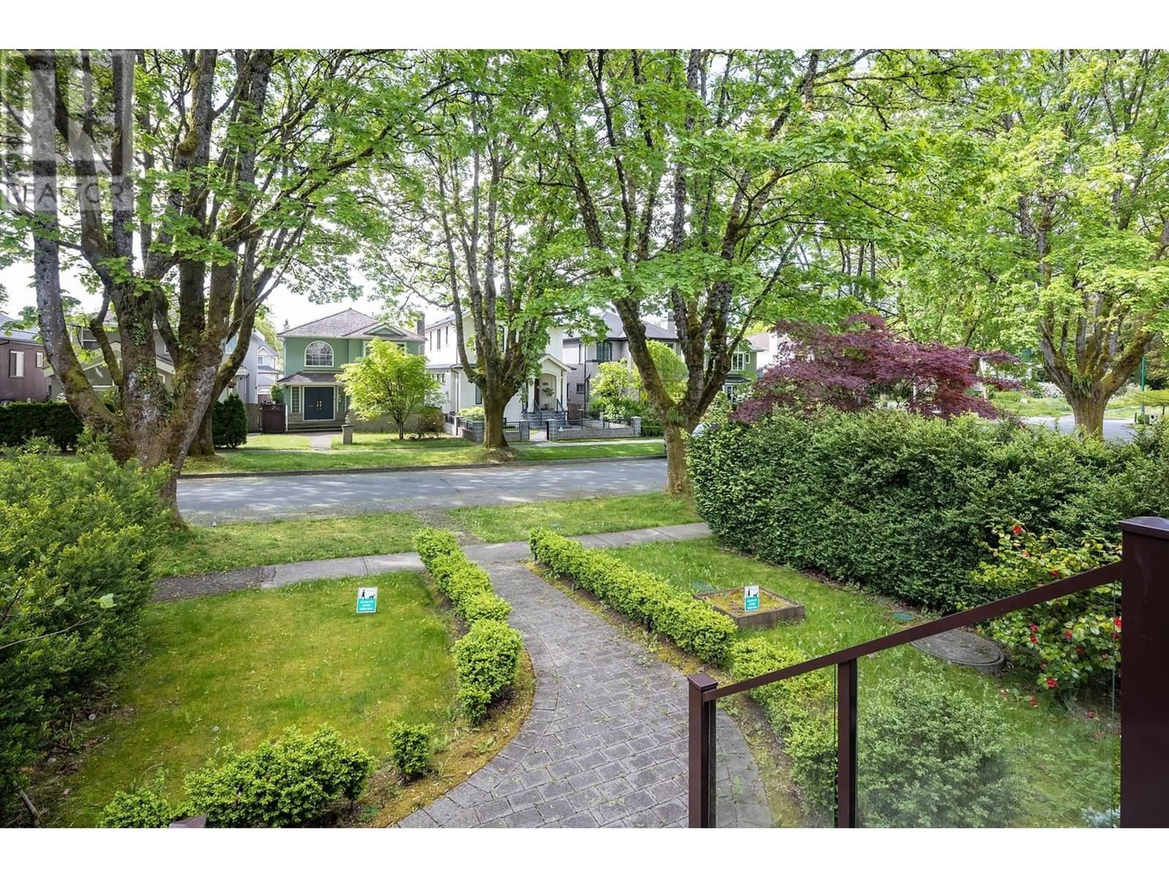 A pic from outside/outdoor area/front of a property/back of a property/a pic from drone, street for 3149 28TH AVENUE, Vancouver British Columbia V6L1X4