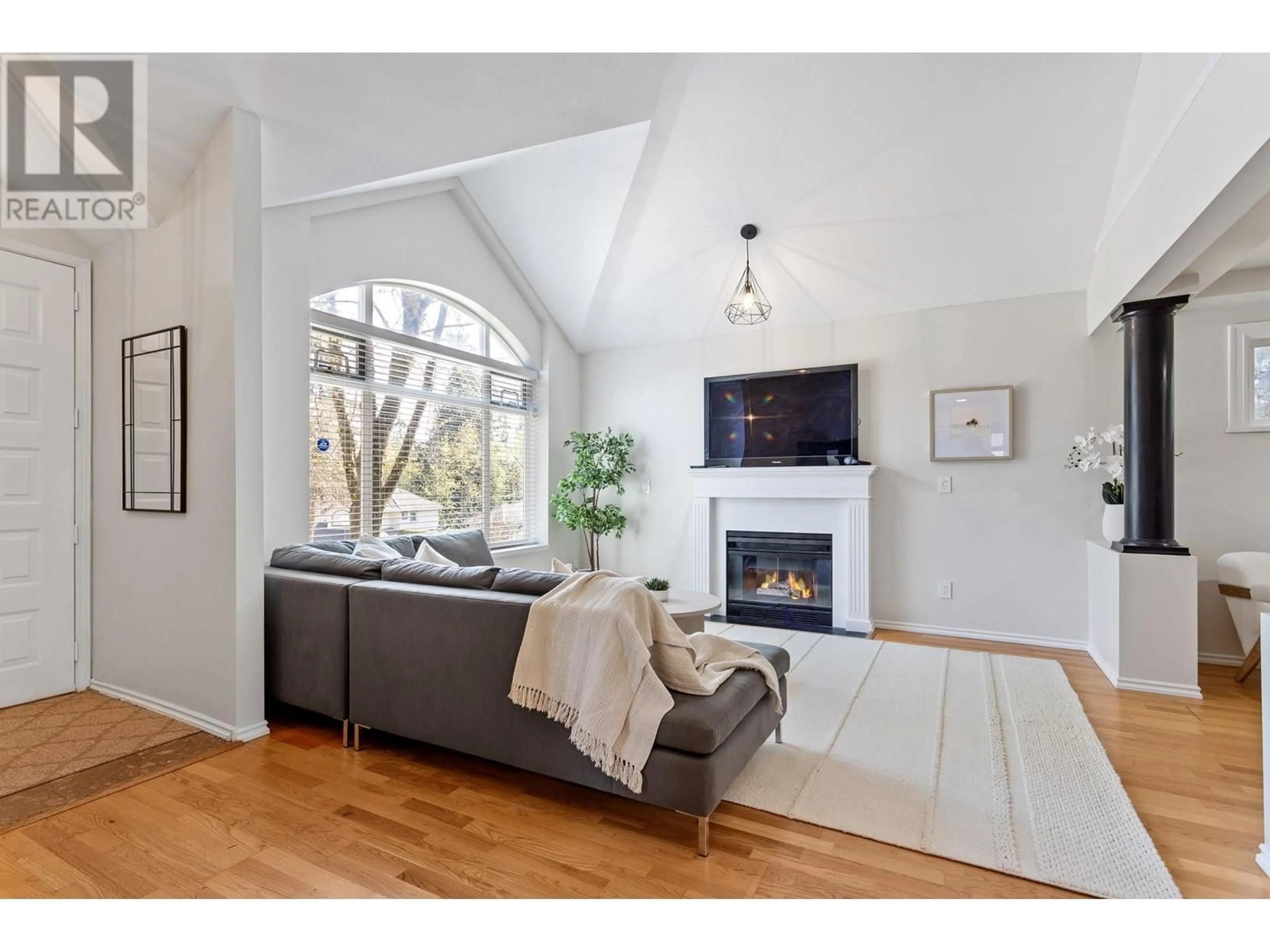 Living room with furniture, wood/laminate floor for 1653 PLATEAU CRESCENT, Coquitlam British Columbia V3E3B3