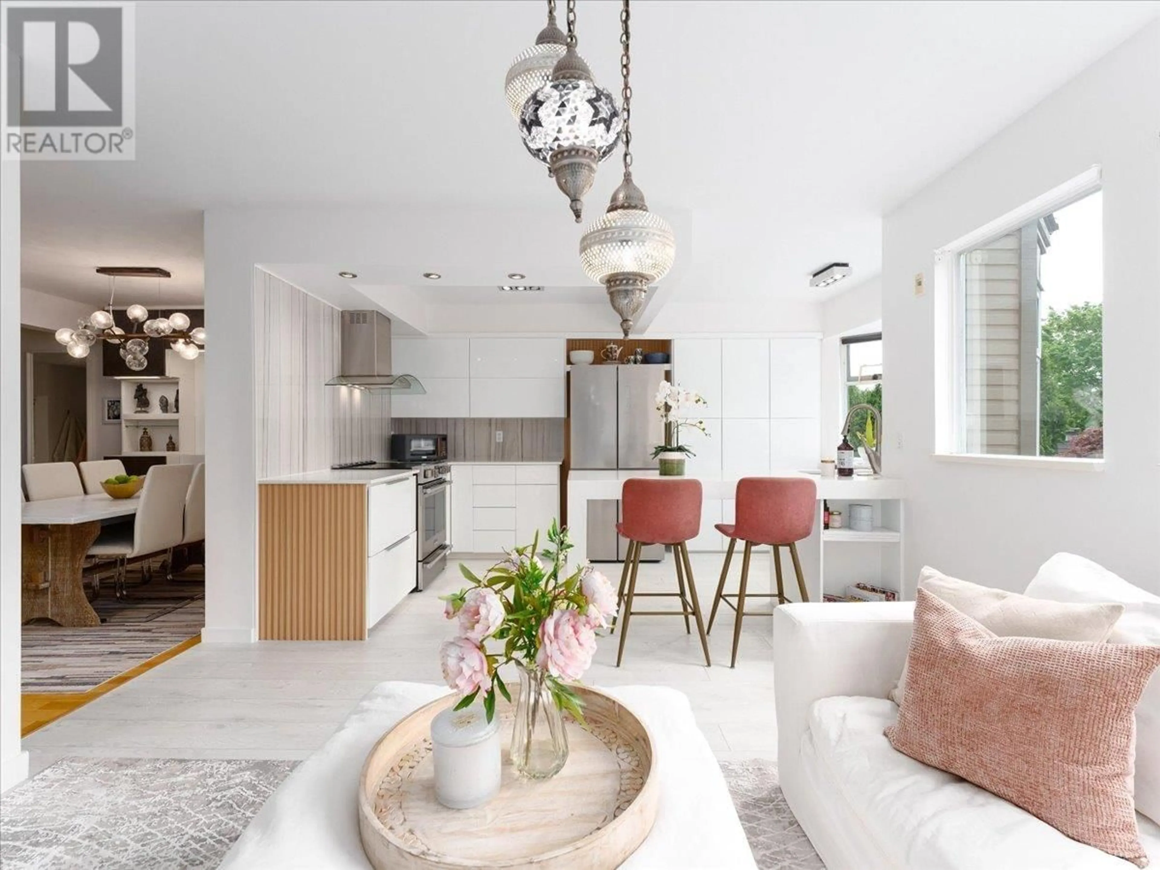 Open concept kitchen, unknown for 8871 ROBINS COURT, Burnaby British Columbia V5A4K8