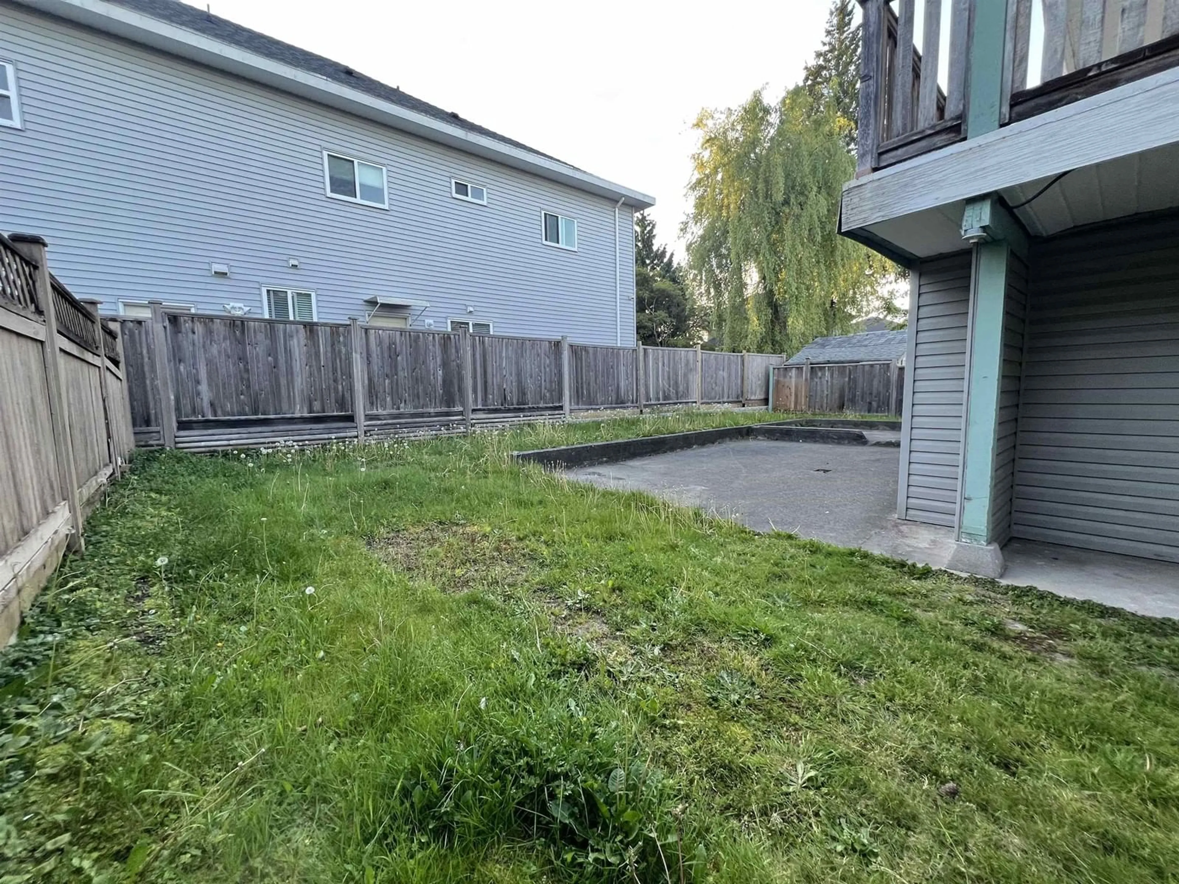Patio, street for 9913 159, Surrey British Columbia V4N2A6