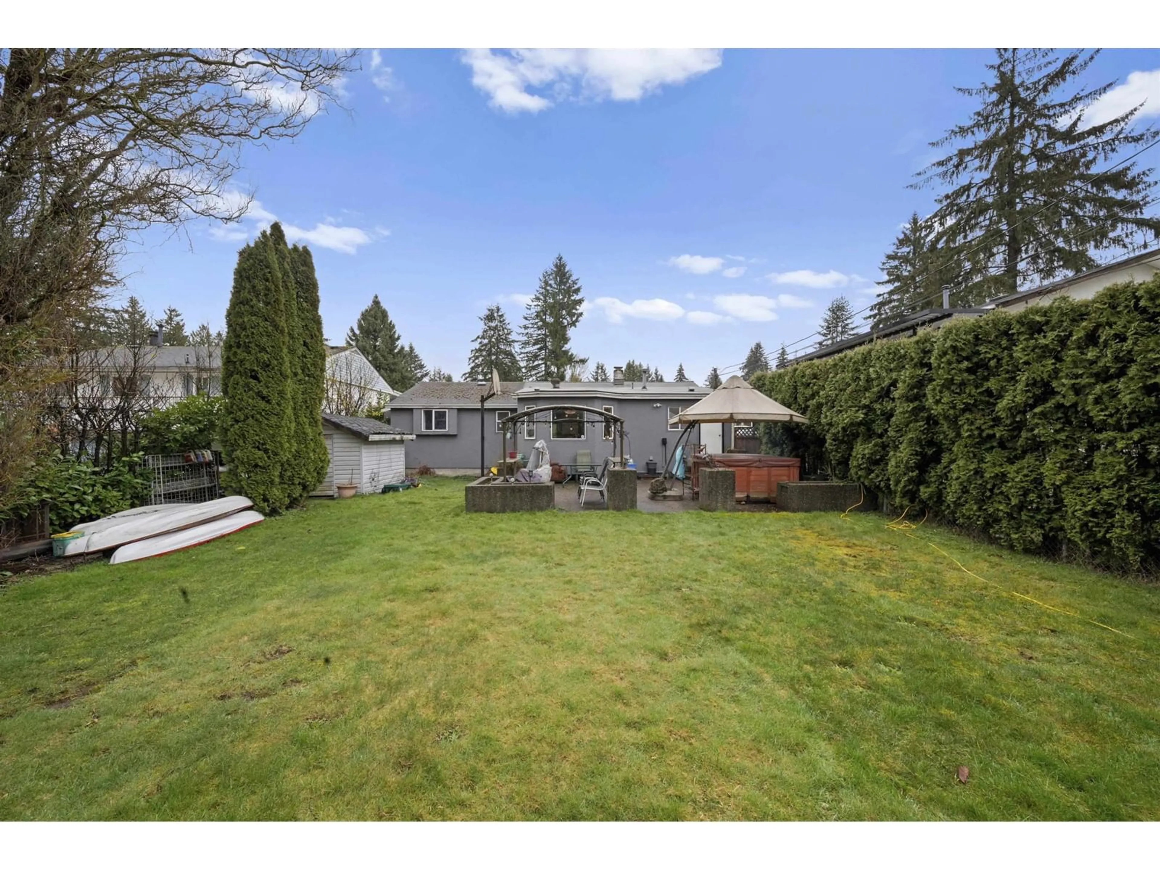 A pic from outside/outdoor area/front of a property/back of a property/a pic from drone, street for 14349 KINDERSLEY, Surrey British Columbia V3R5R1