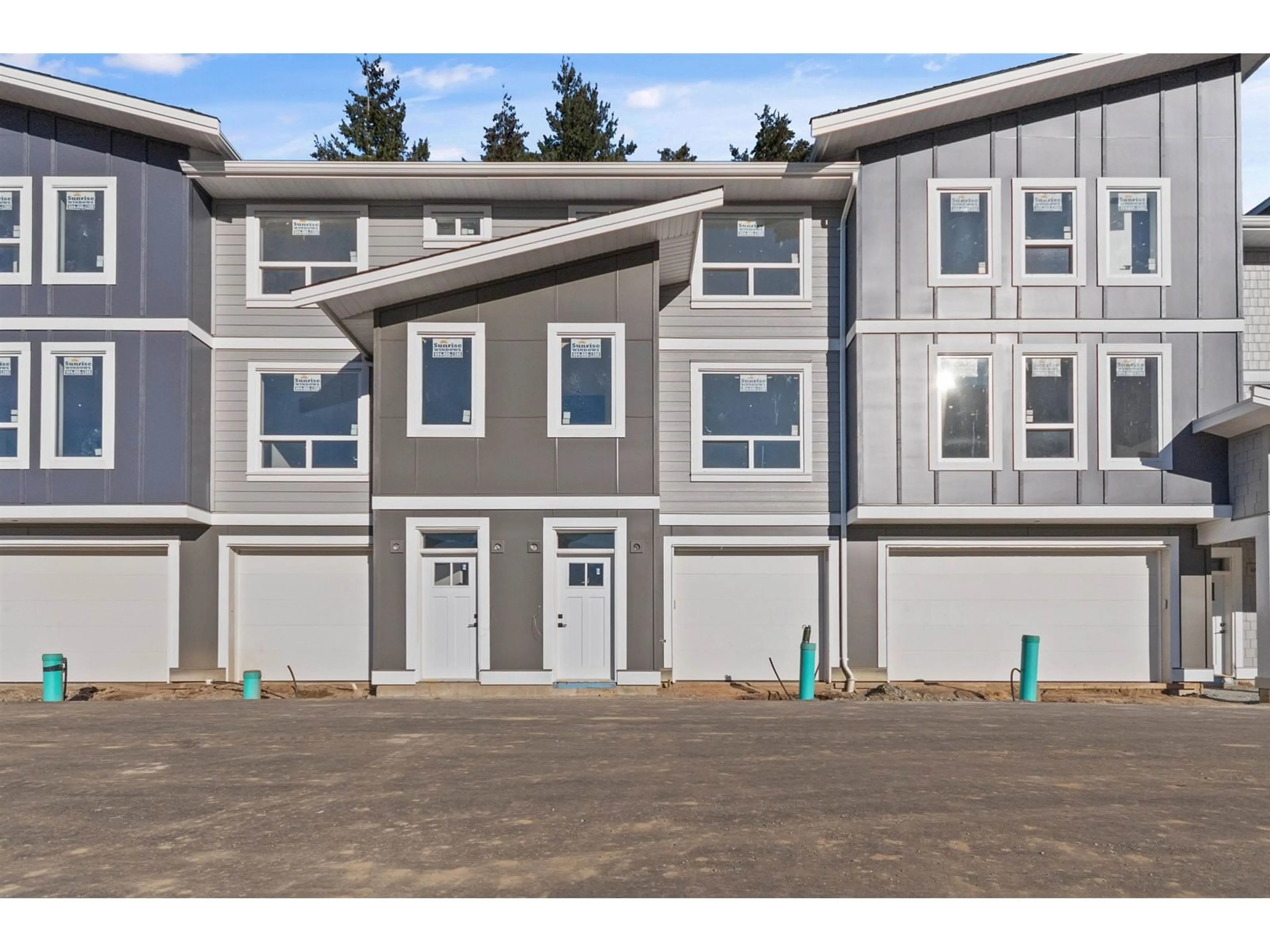 Home with vinyl exterior material, street for 2 - 455 COQUIHALLA STREET, Hope British Columbia V0X1L0