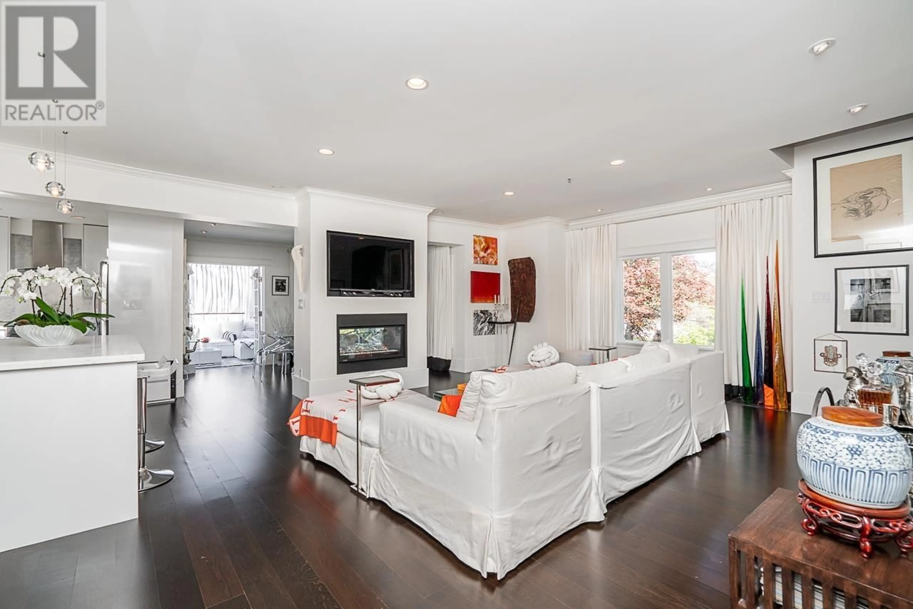 Living room with furniture, unknown for 1638 MATTHEWS AVENUE, Vancouver British Columbia V6J2T2