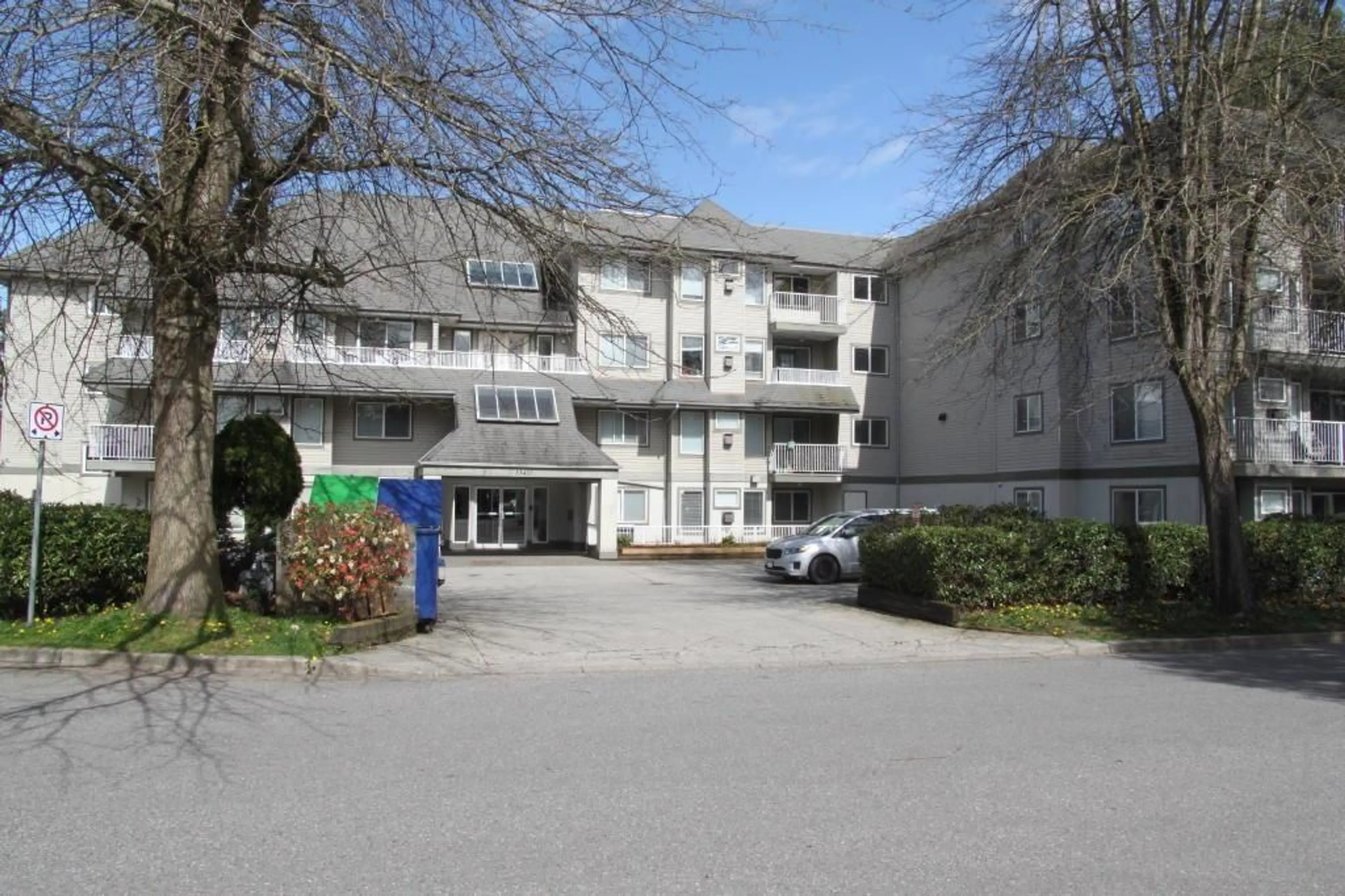 Unknown for 102 - 33407 TESSARO, Abbotsford British Columbia V2S3K8