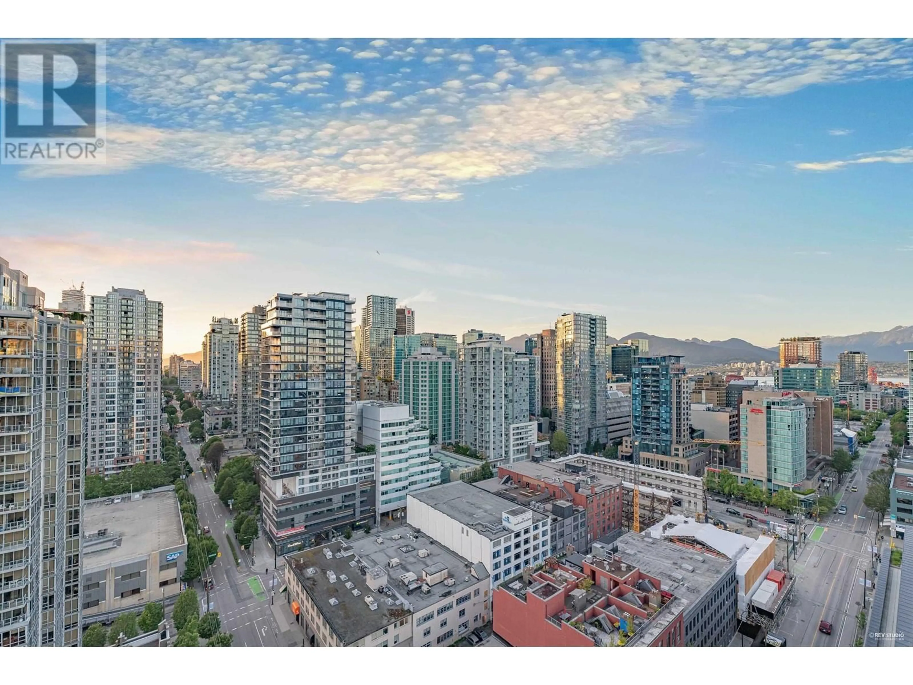 A pic from outside/outdoor area/front of a property/back of a property/a pic from drone, city buildings view from balcony for 2908 - 928 BEATTY STREET, Vancouver British Columbia V6Z3G6