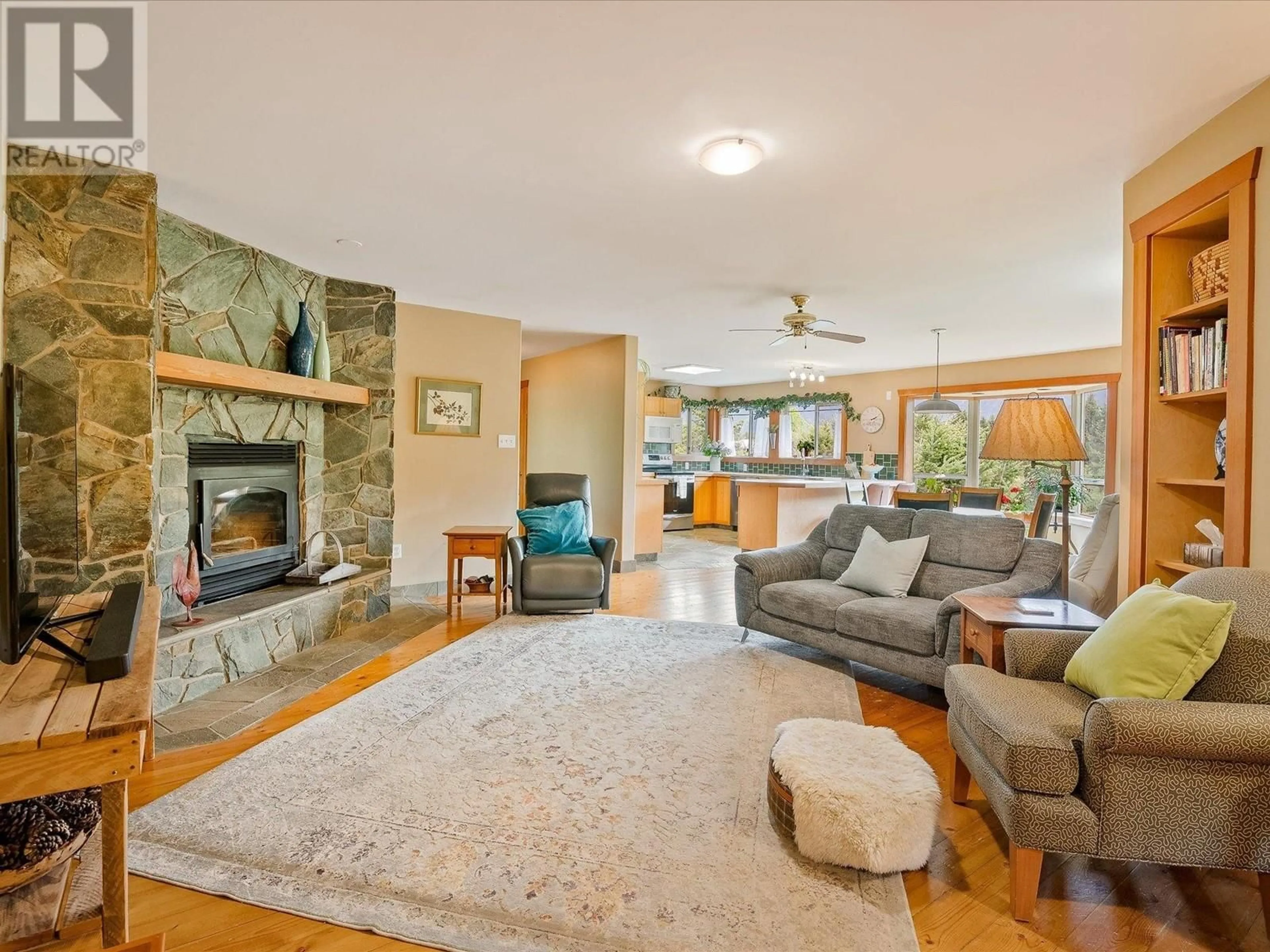 Living room with furniture, unknown for 1404 PEMBERTON FARM ROAD, Pemberton British Columbia V0N2L0