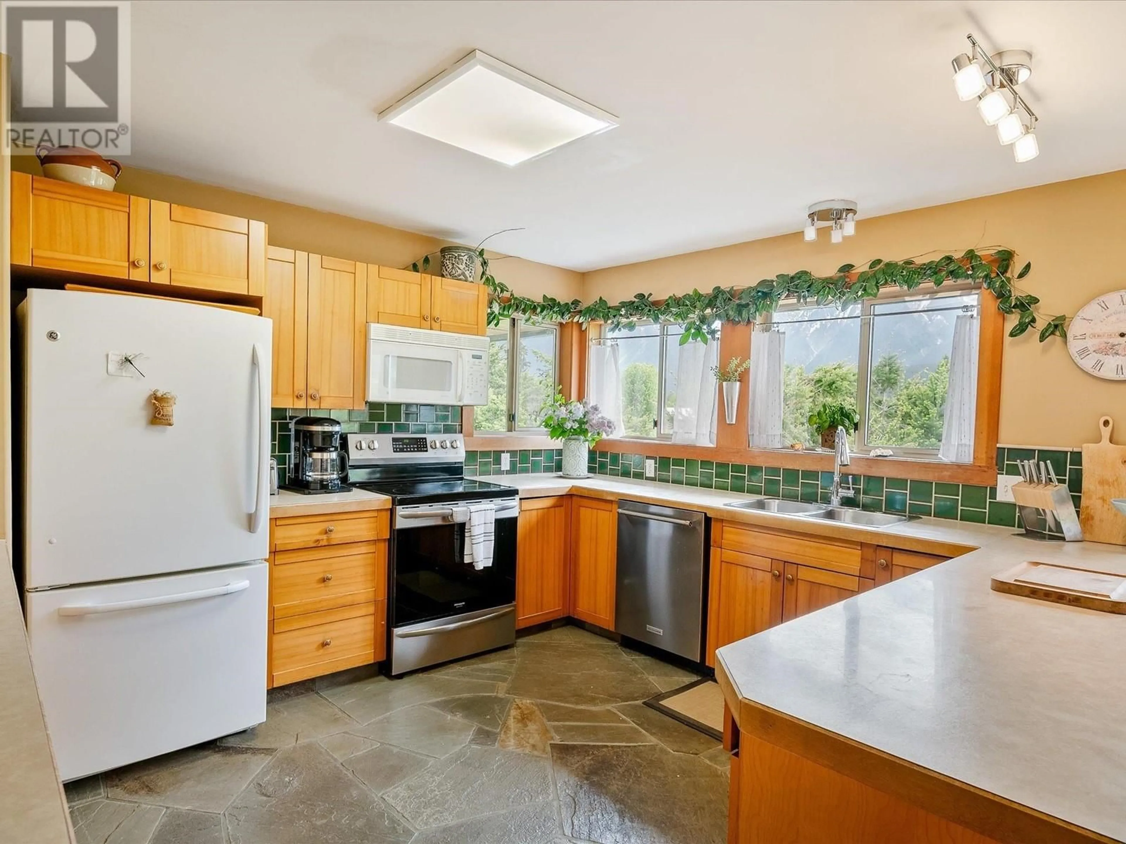 Unknown for 1404 PEMBERTON FARM ROAD, Pemberton British Columbia V0N2L0