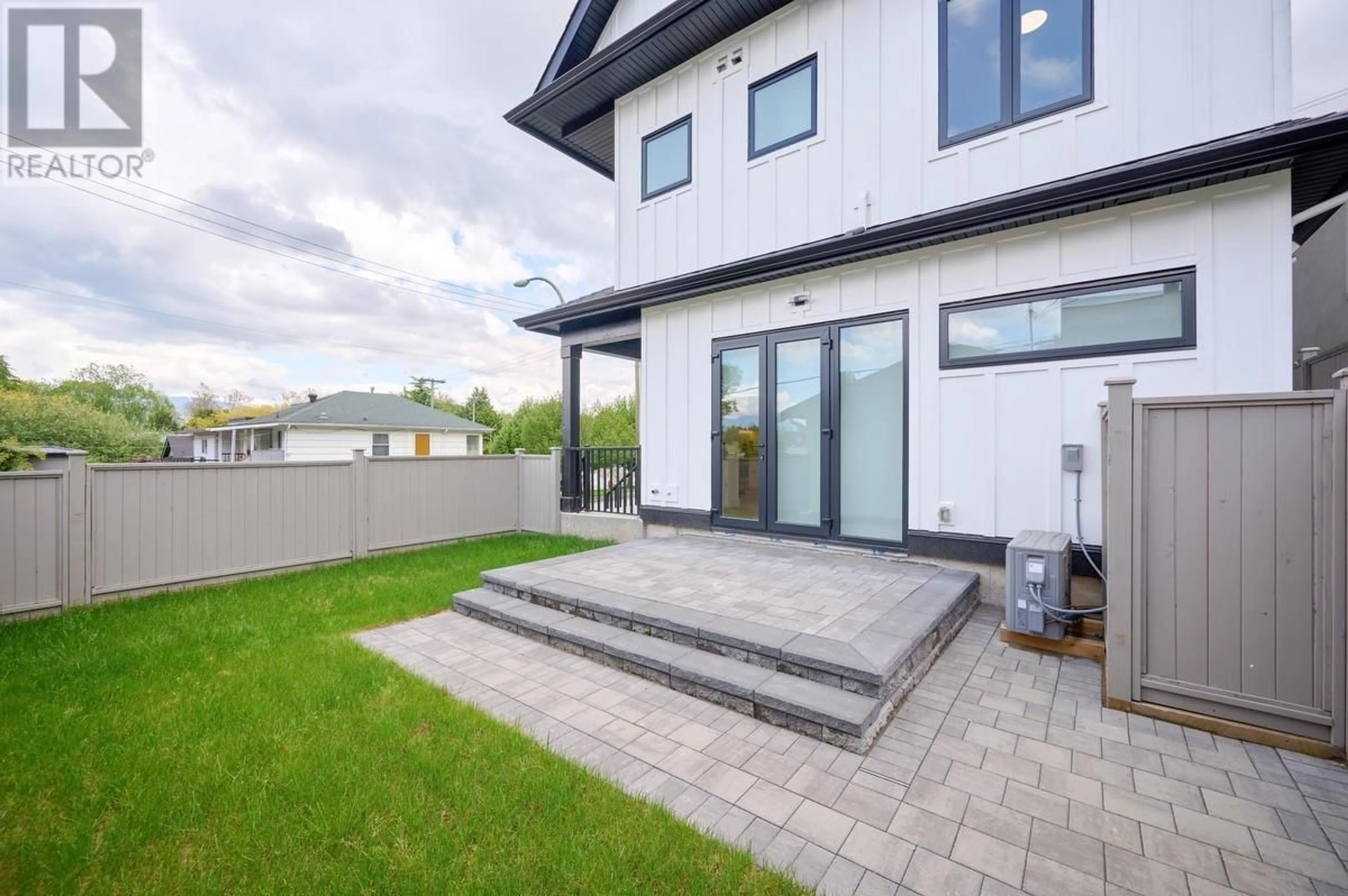 Patio, street for 2140 20TH AVENUE, Vancouver British Columbia V5N4V7