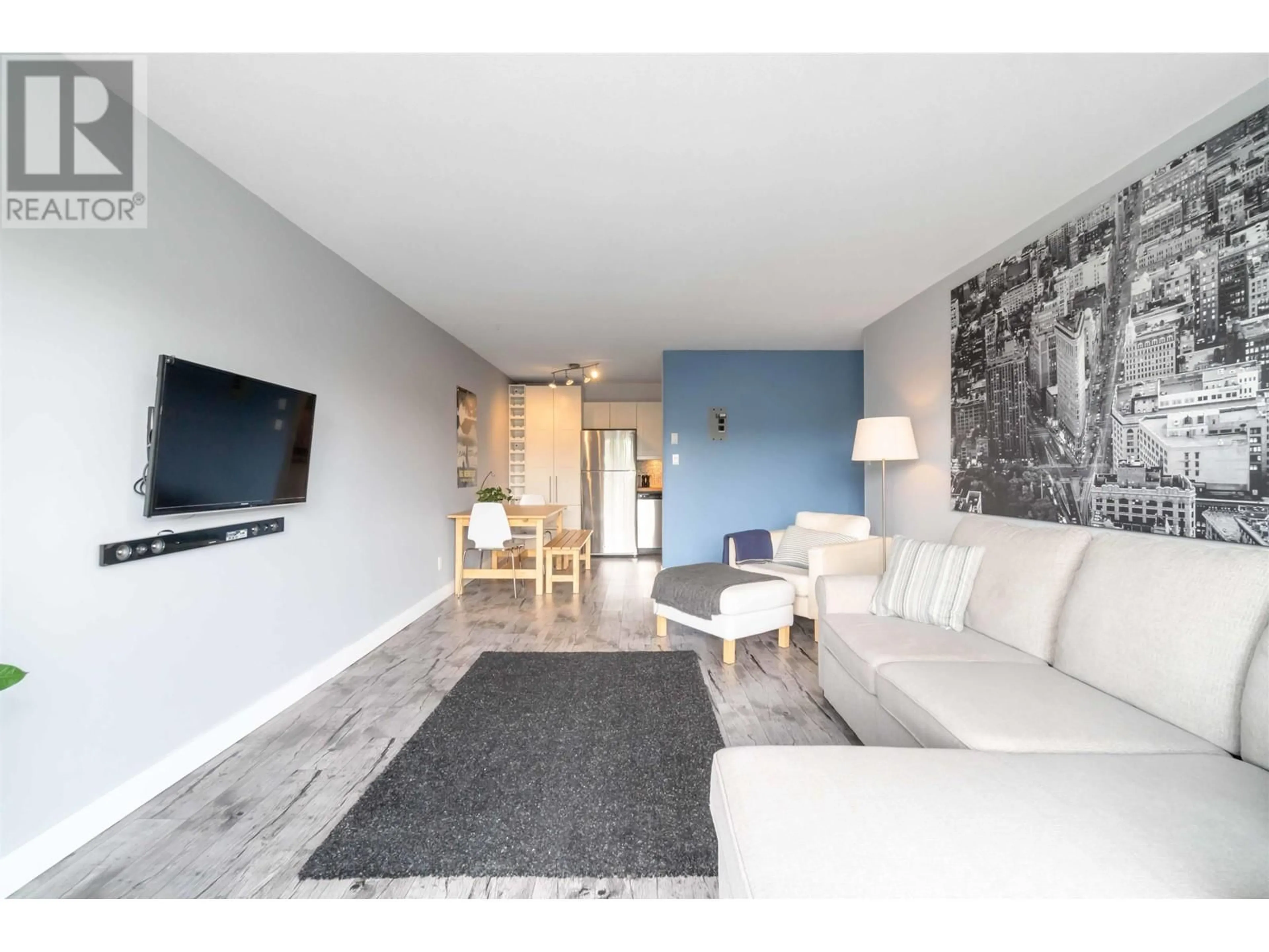 Living room with furniture, unknown for 108 - 155 5TH STREET, North Vancouver British Columbia V7L1L3