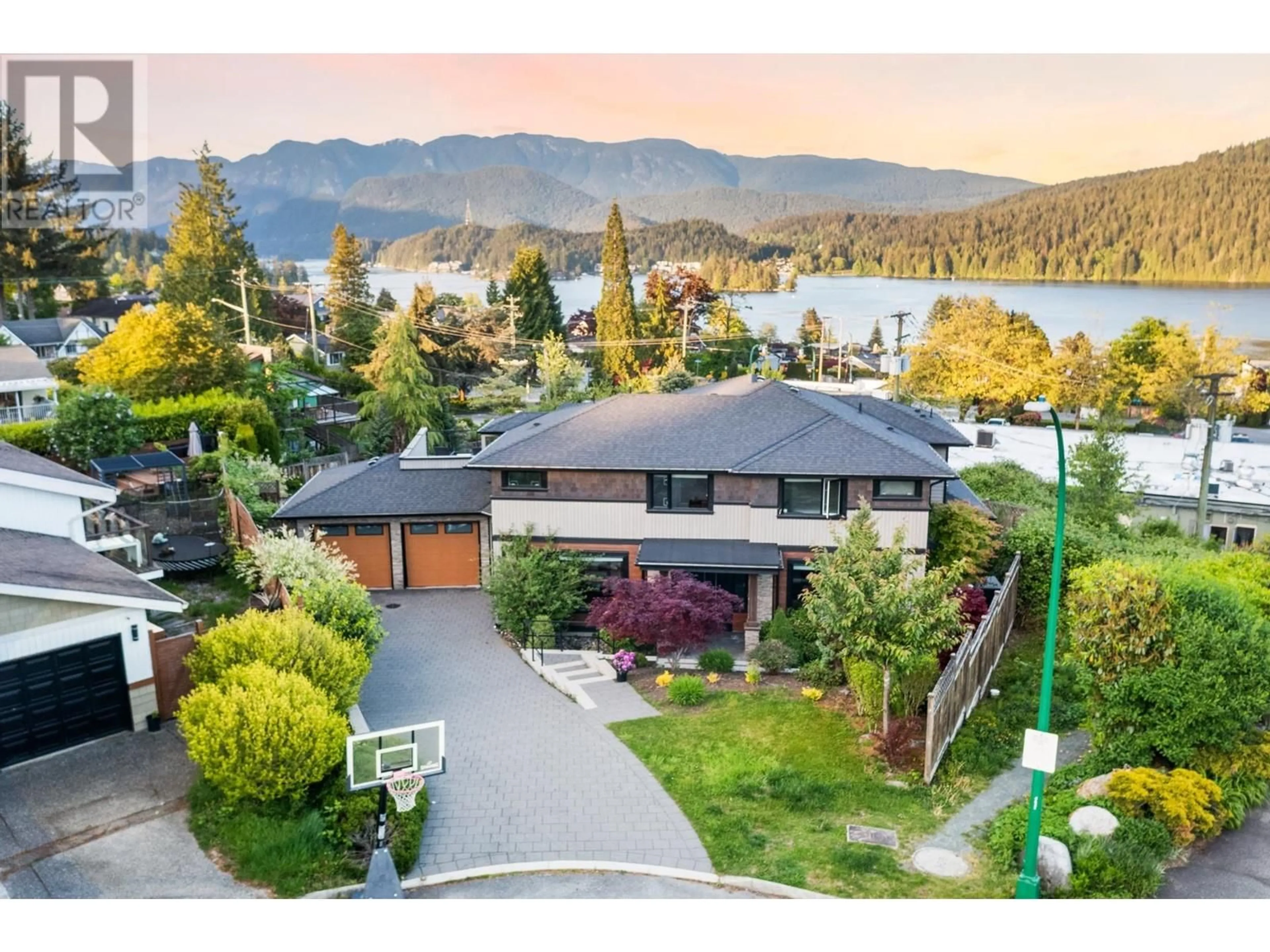 A pic from outside/outdoor area/front of a property/back of a property/a pic from drone, water/lake/river/ocean view for 434 FELTON PLACE, North Vancouver British Columbia V7G1Z9