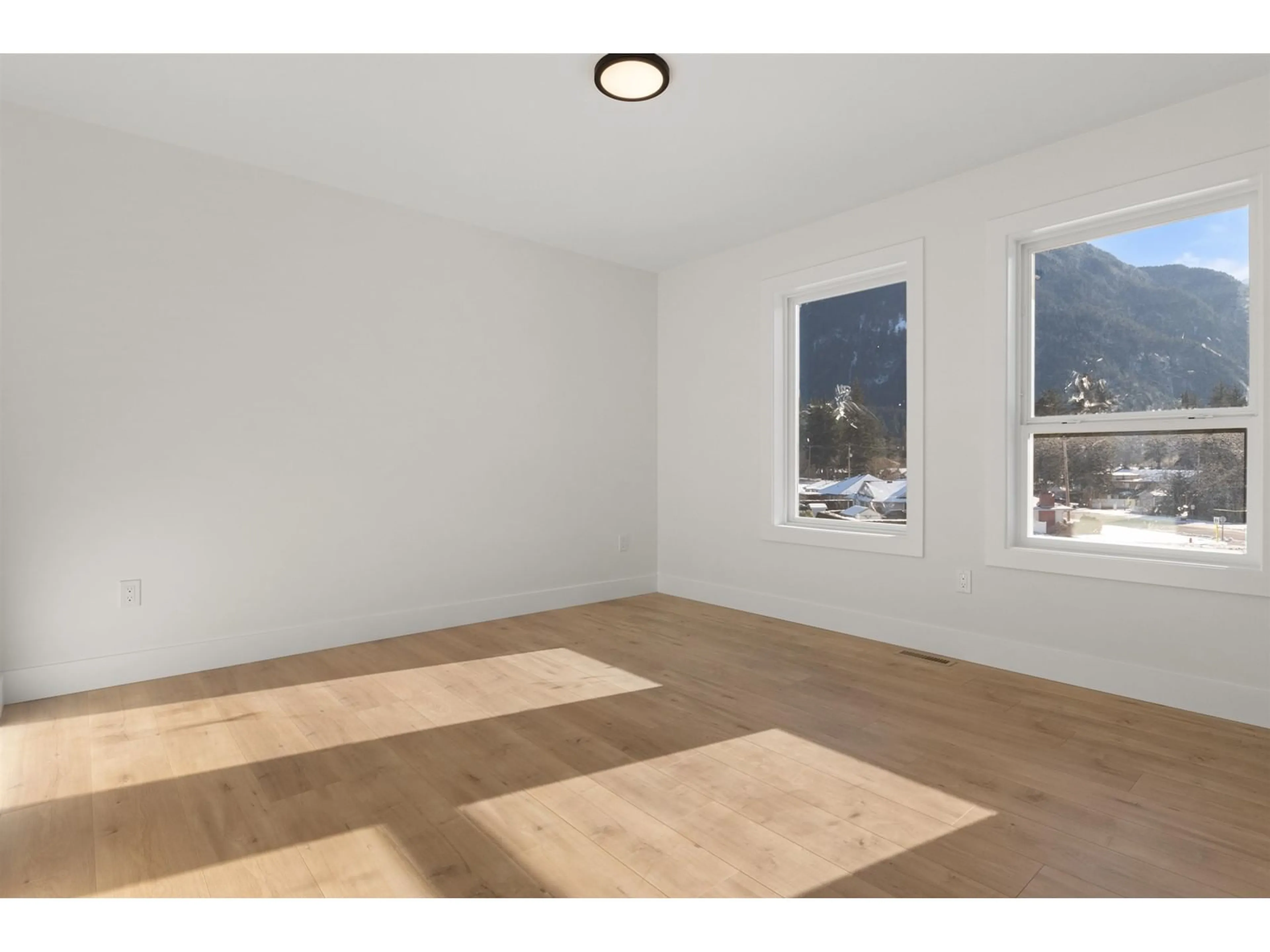 A pic of a room for 1 - 455 COQUIHALLA STREET, Hope British Columbia V0X1L0