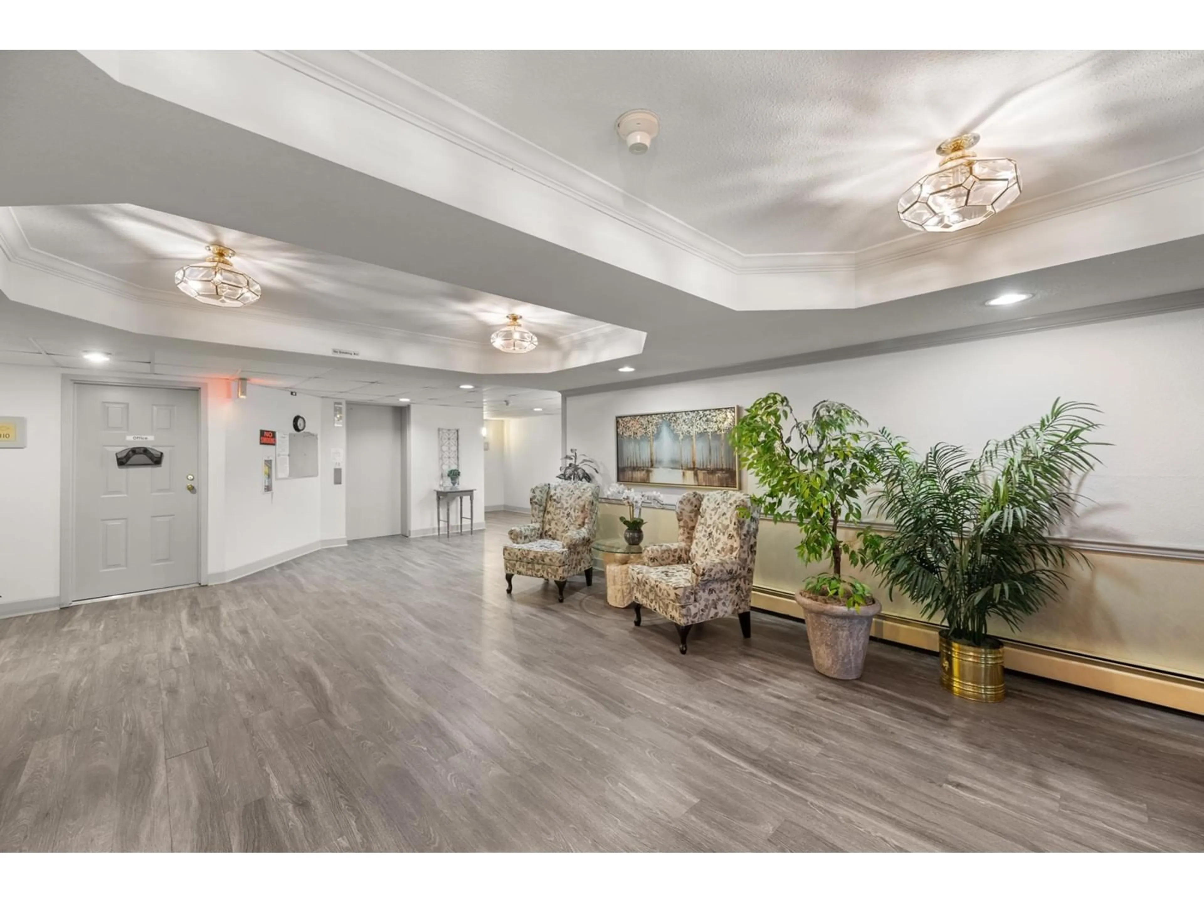 Lobby for 201 - 32145 OLD YALE, Abbotsford British Columbia V2T2C8