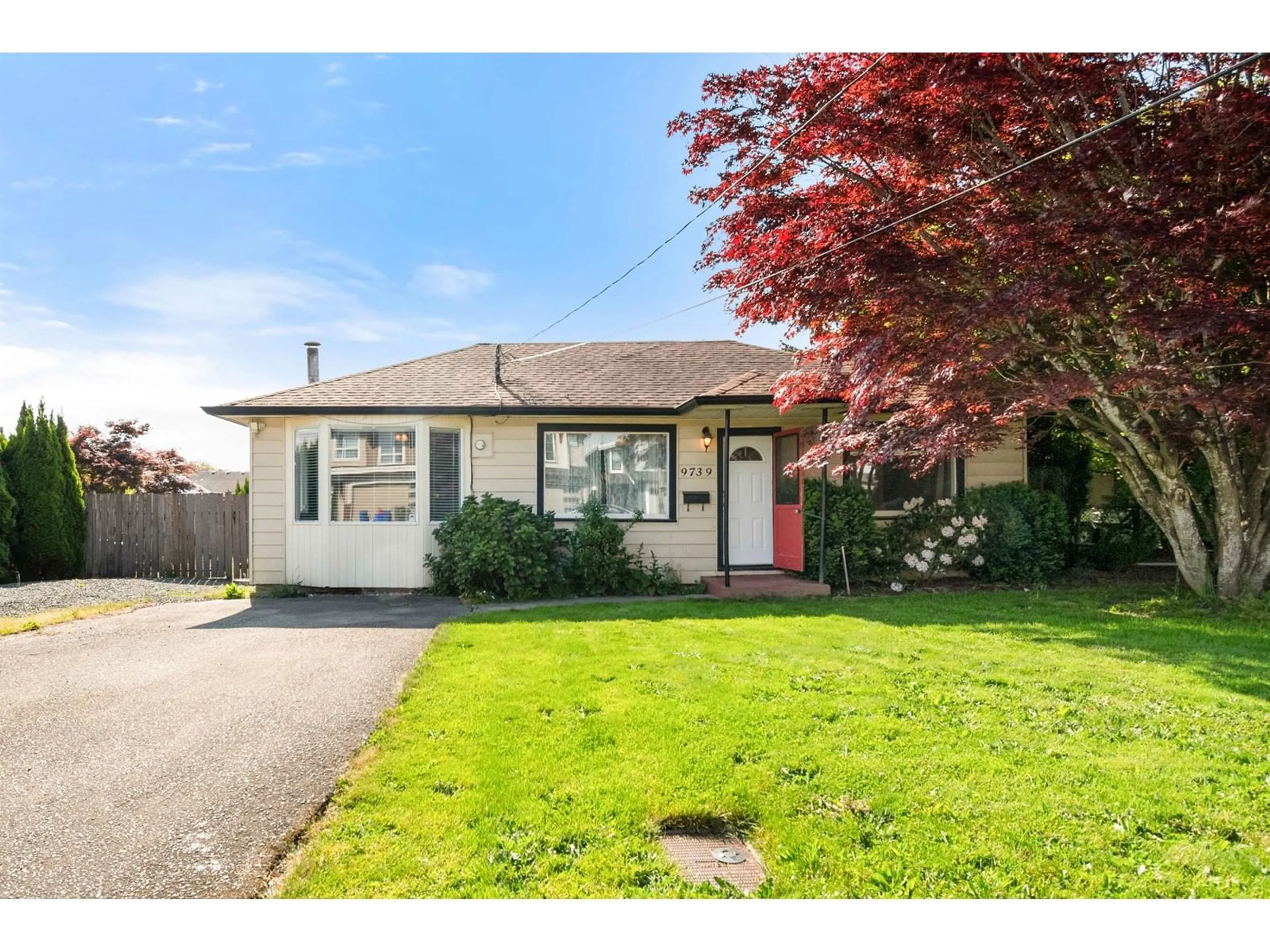 Home with vinyl exterior material, street for 9739 SIDNEY STREET, Chilliwack British Columbia V2P4G5