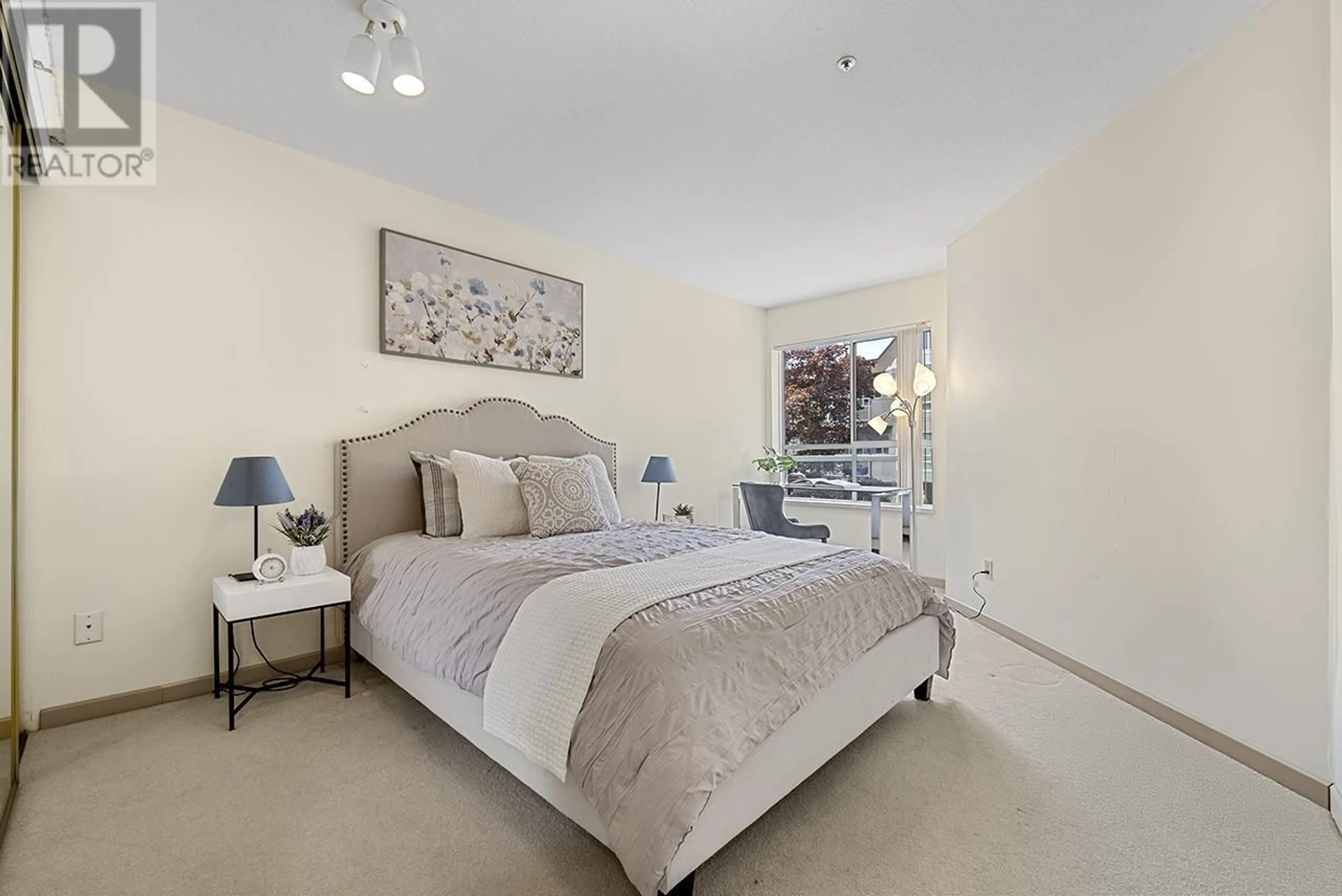 Bedroom with bed, unknown for 215 - 8651 ACKROYD ROAD, Richmond British Columbia V6X1B6