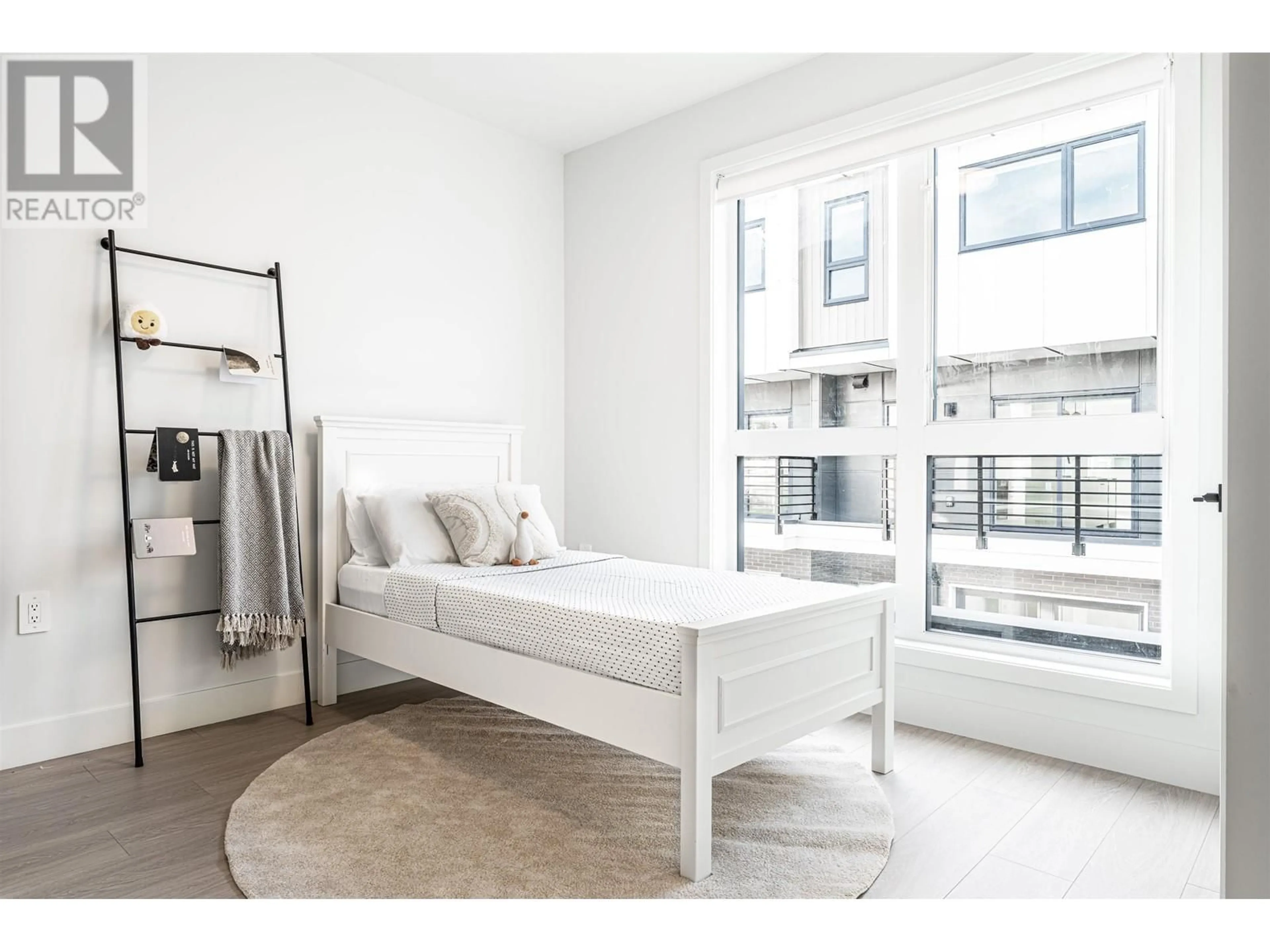 Bedroom with bed, unknown for 2 - 8300 NO. 3 ROAD, Richmond British Columbia V6Y2E3