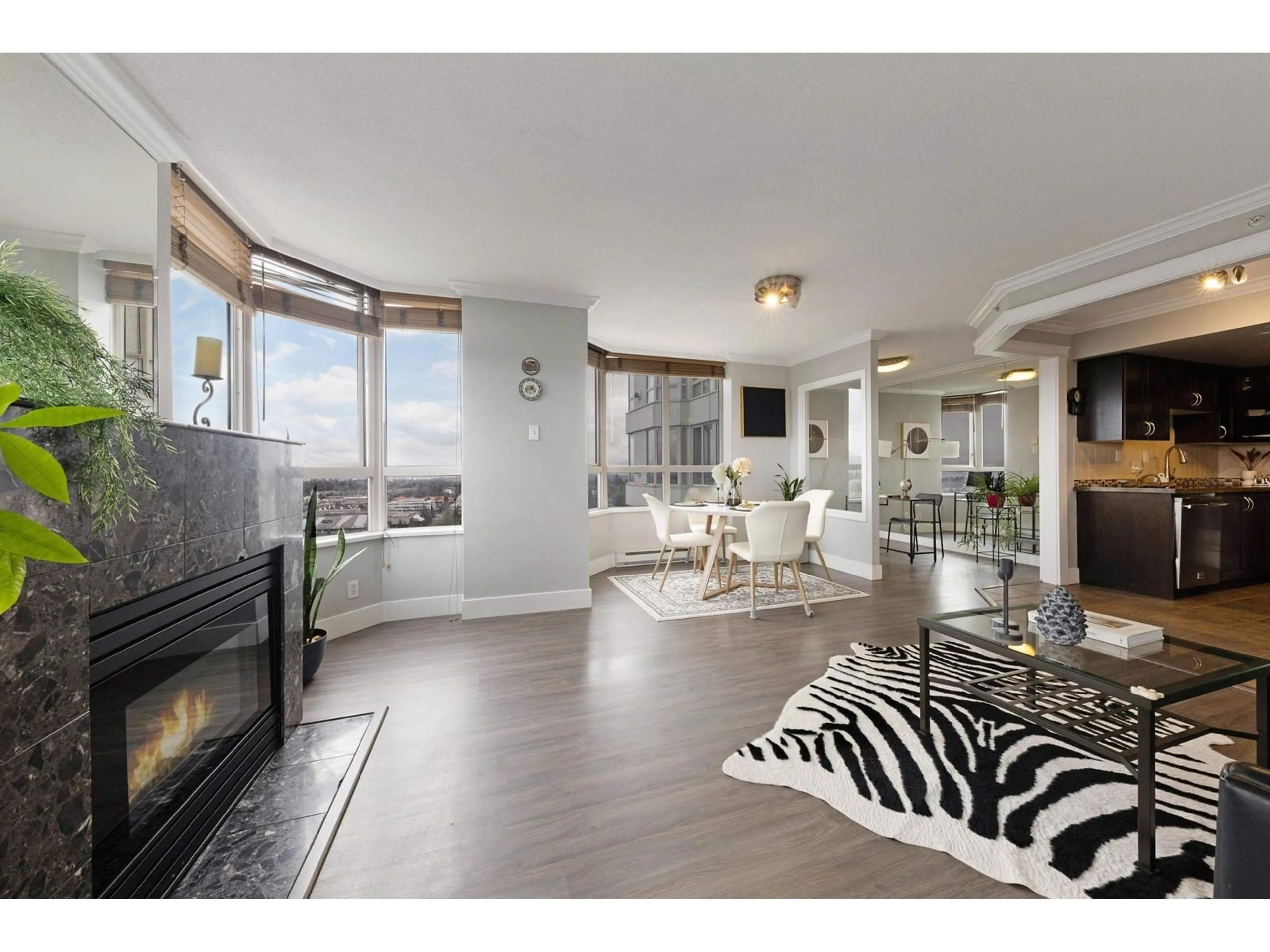 Living room with furniture, unknown for 1805 - 10082 148, Surrey British Columbia V3R0S3