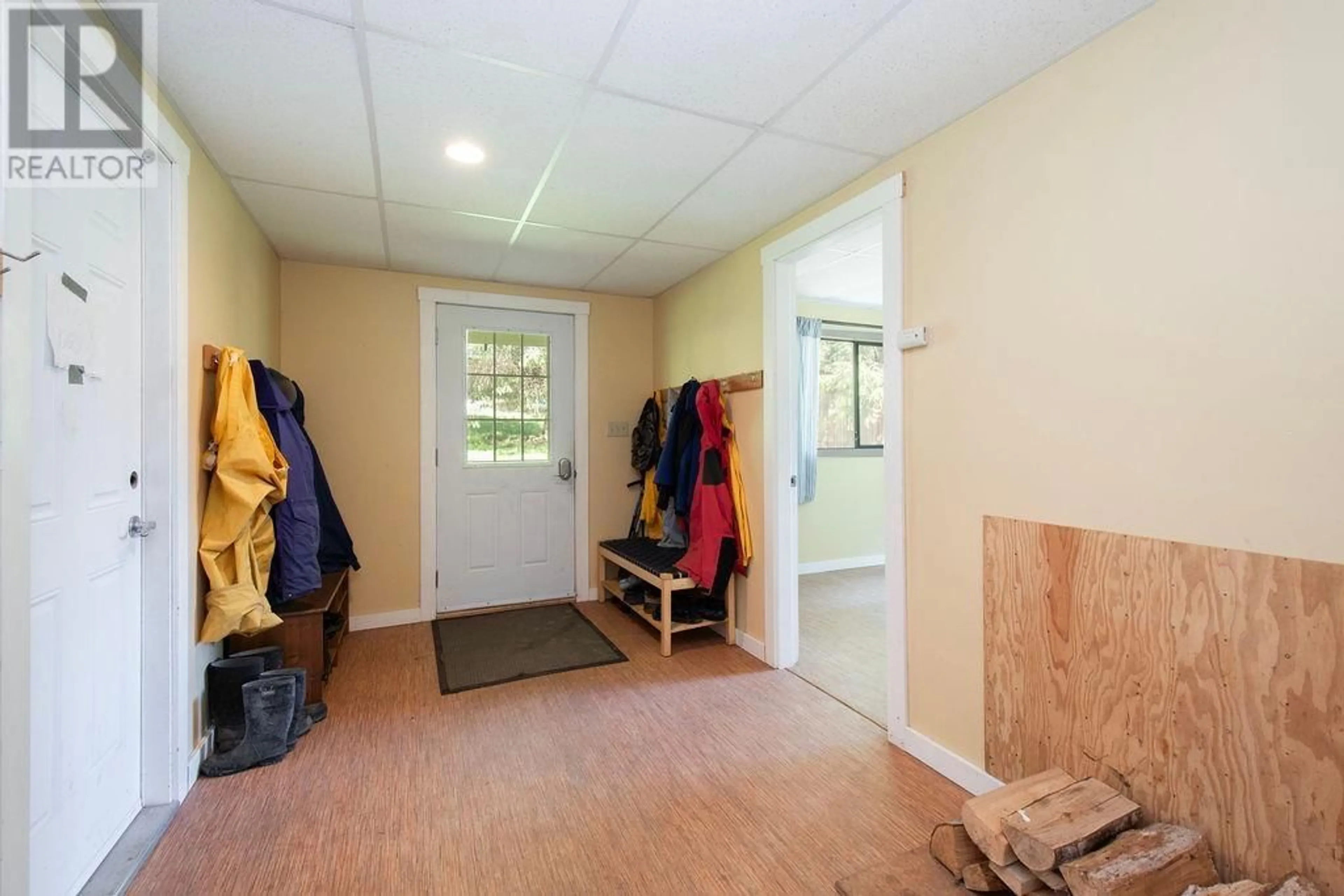 Indoor entryway for B - 1430 SEA RANCH SHORELINE, Gambier Island British Columbia V0N1V0