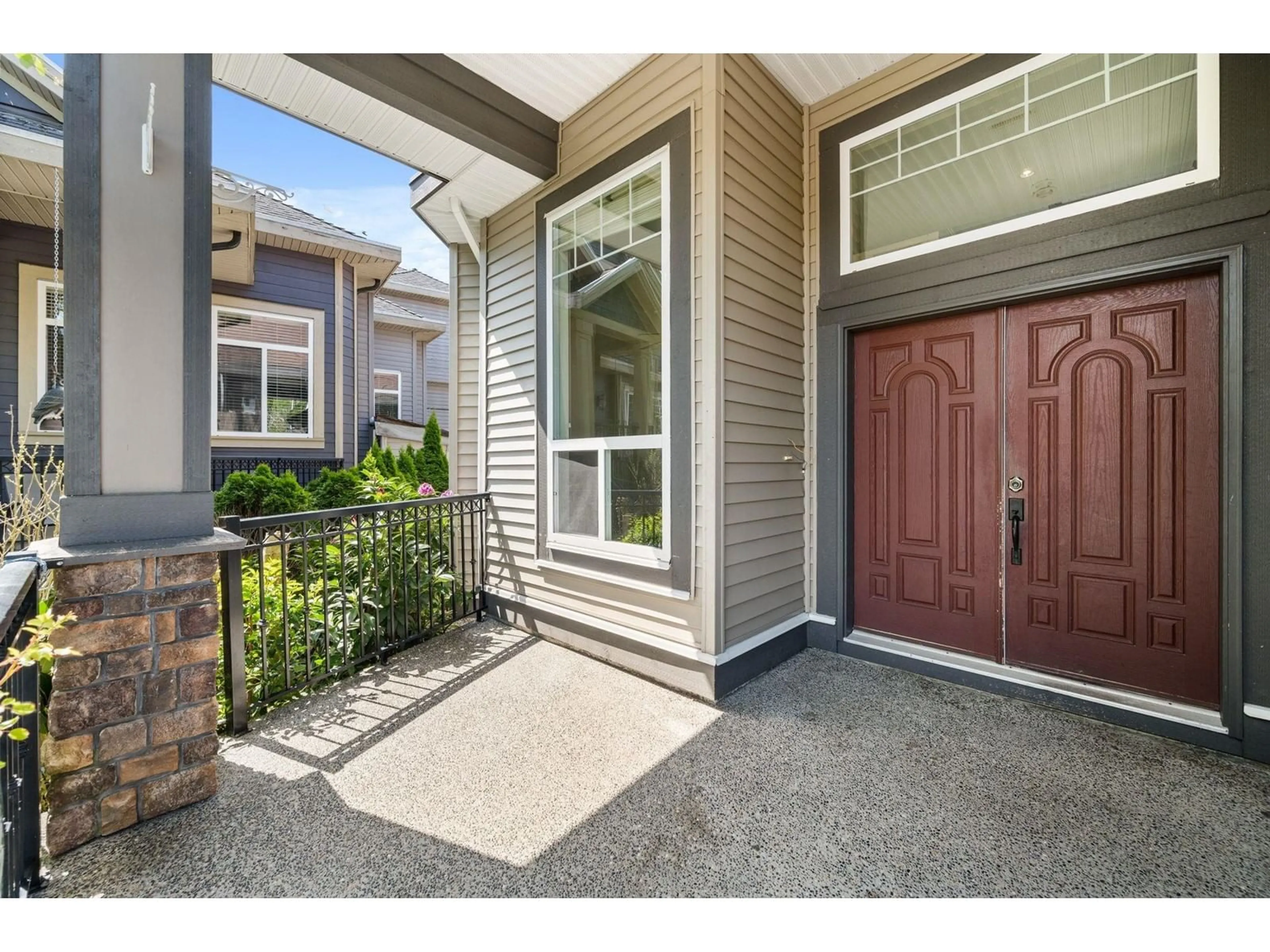 Indoor entryway for 6251 141A, Surrey British Columbia V3X0B2