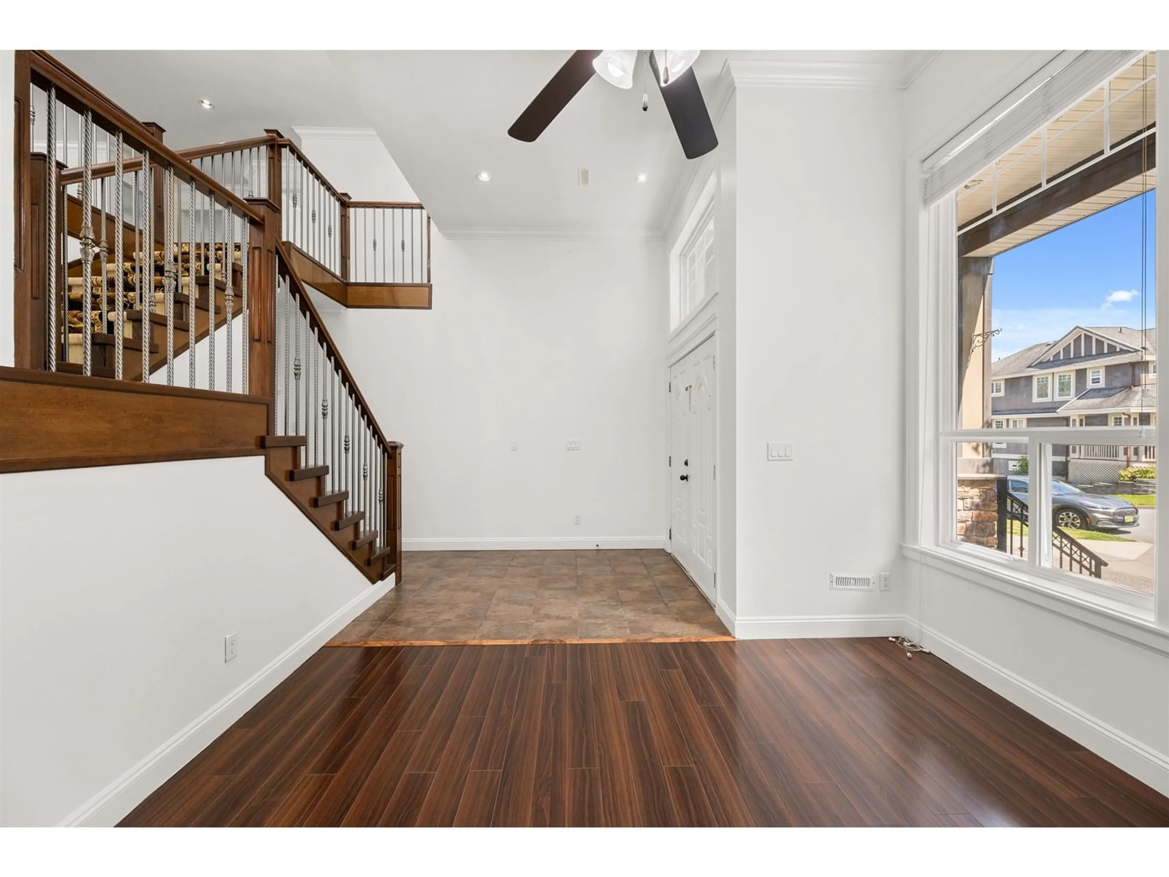 Indoor entryway for 6251 141A, Surrey British Columbia V3X0B2