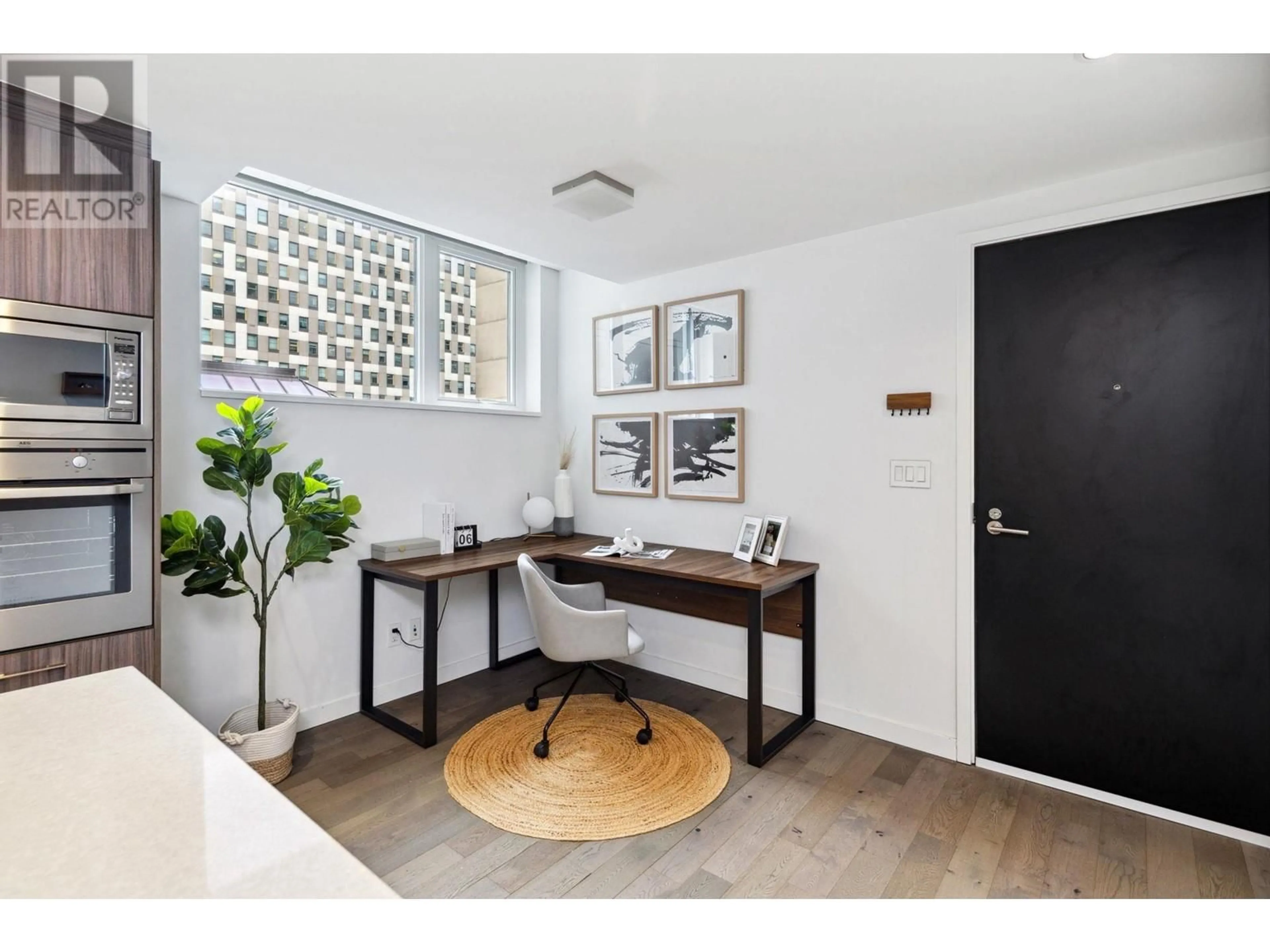 Indoor entryway for 905 - 728 8TH AVENUE, Vancouver British Columbia V5Z0B8