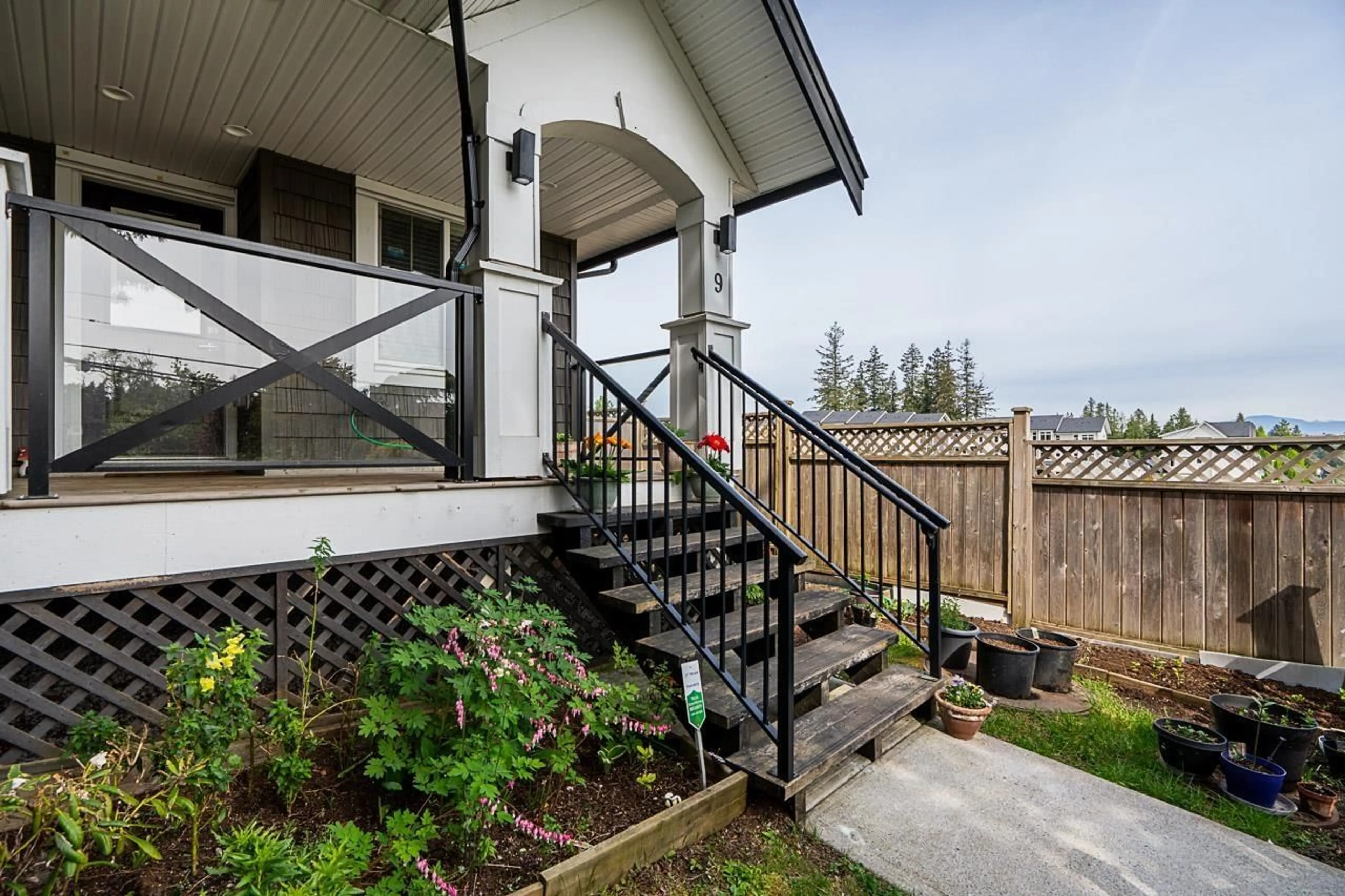 Unknown for 9 - 6089 144, Surrey British Columbia V3X1A4