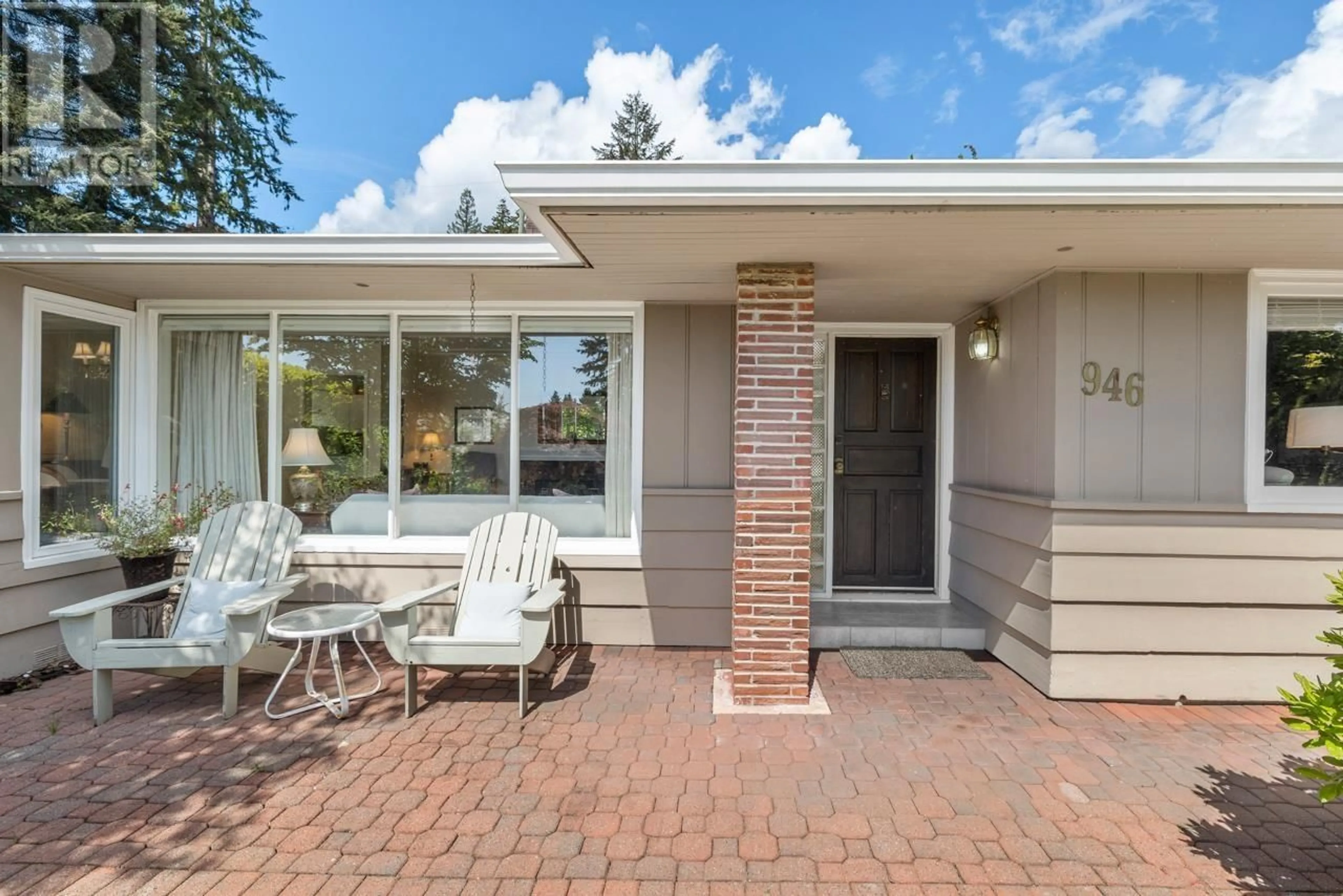 Unknown for 946 BEAUMONT DRIVE, North Vancouver British Columbia V7R1P4