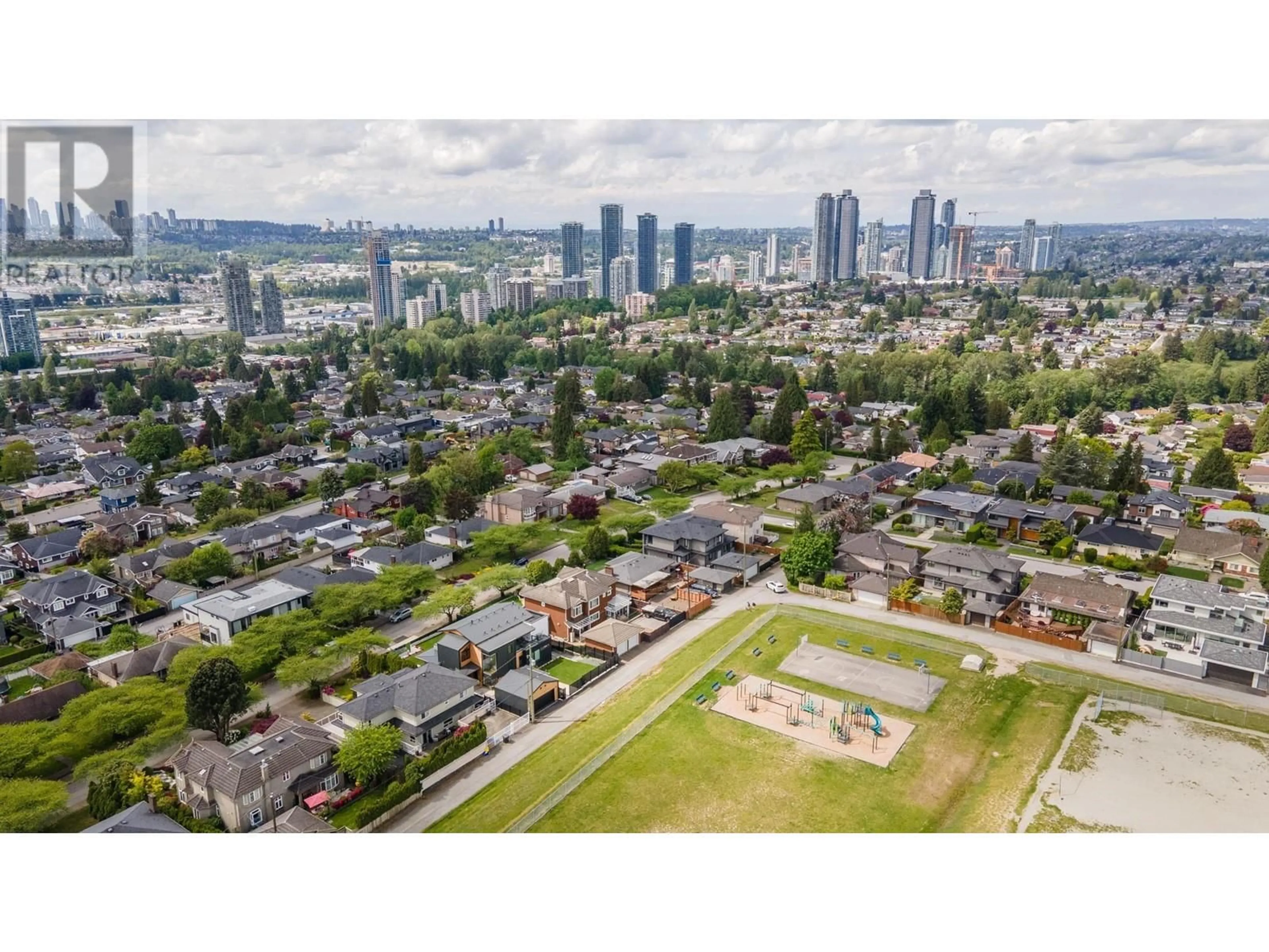 A pic from outside/outdoor area/front of a property/back of a property/a pic from drone, city buildings view from balcony for 5865 CHARLES STREET, Burnaby British Columbia V5B2G6