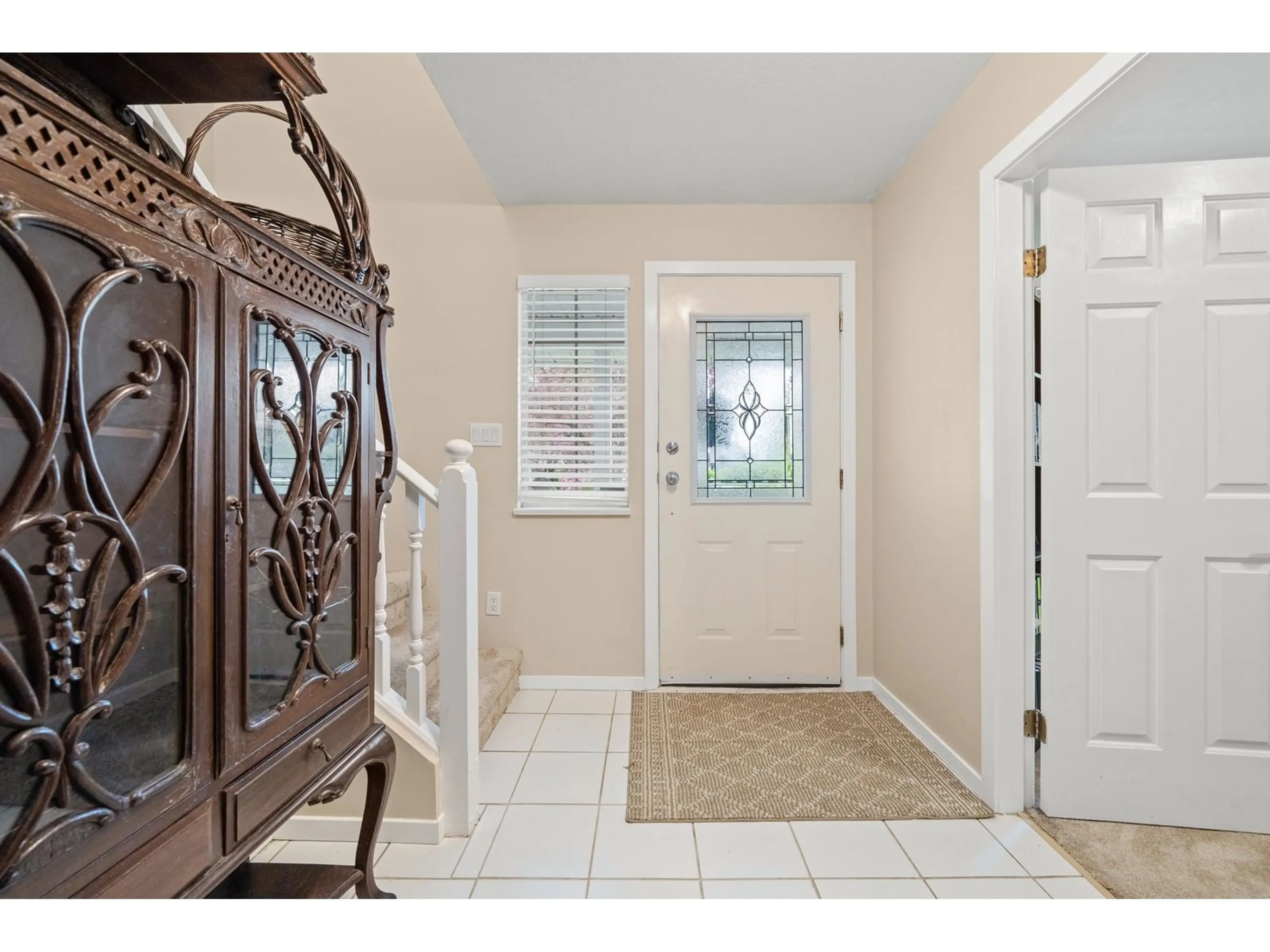 Indoor entryway for 21178 93, Langley British Columbia V1M2B6