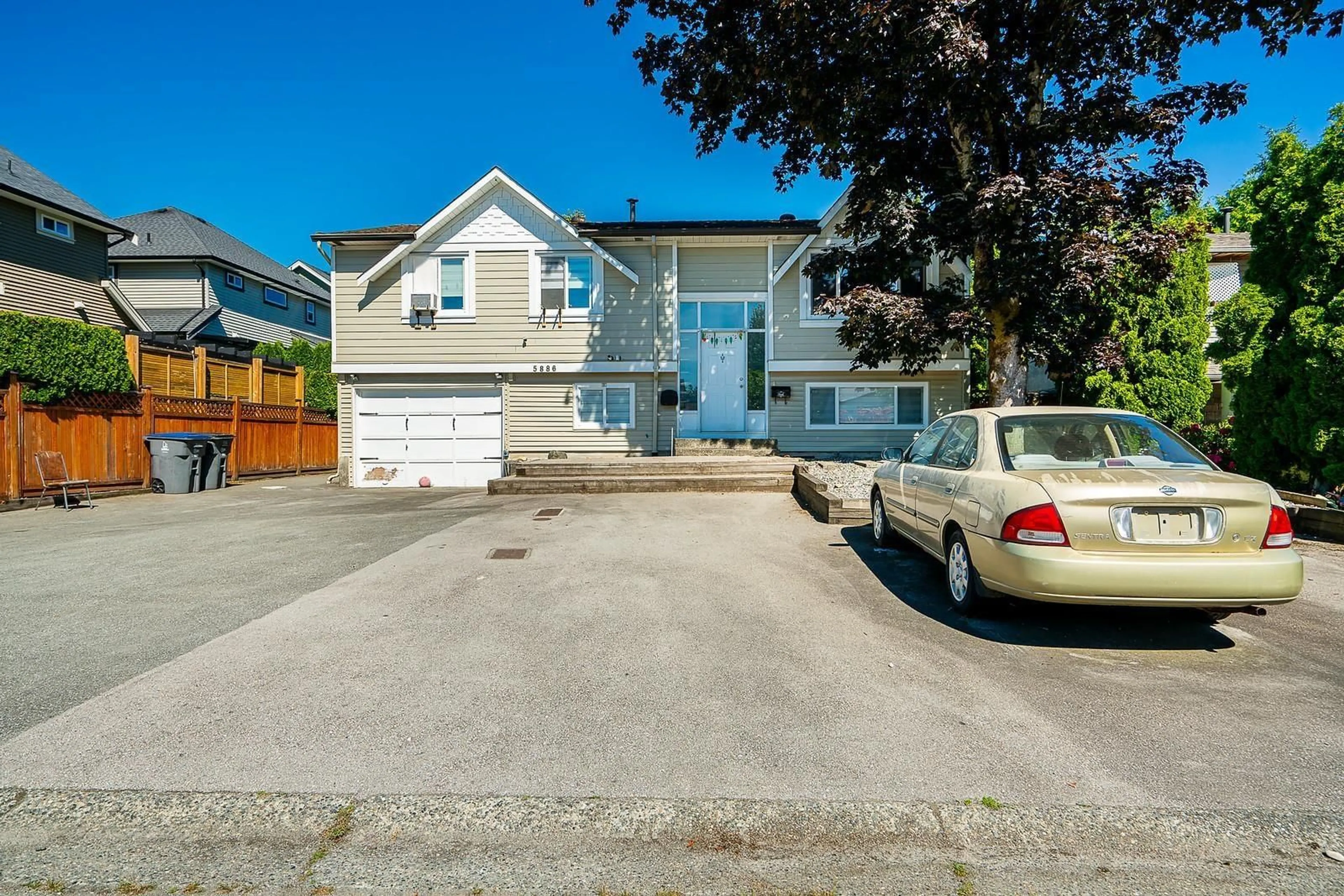 Unknown for 5886 184A, Surrey British Columbia V3S5S7