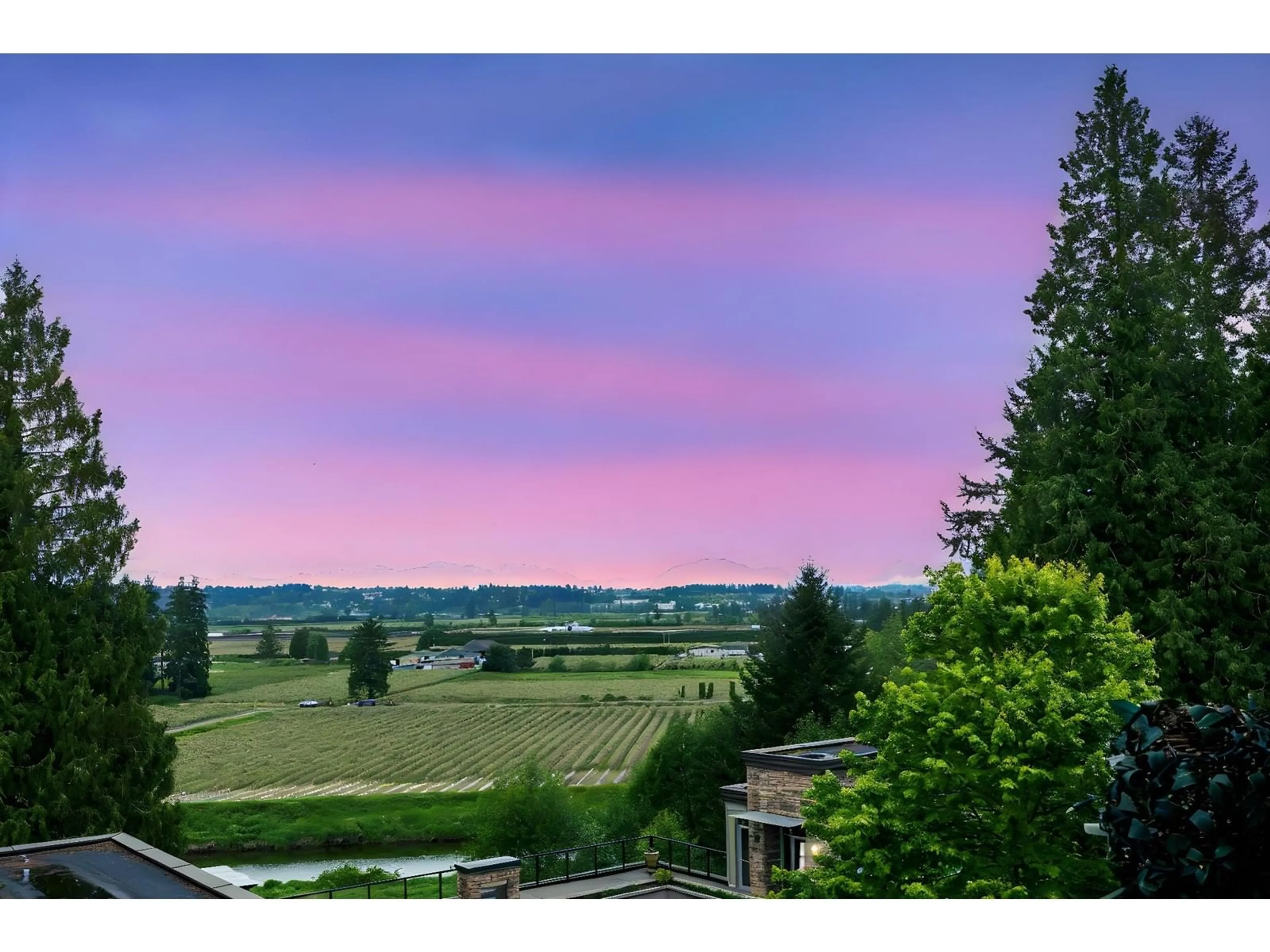 A pic from outside/outdoor area/front of a property/back of a property/a pic from drone, mountain view for 304 - 15155 36, Surrey British Columbia V4A9T4