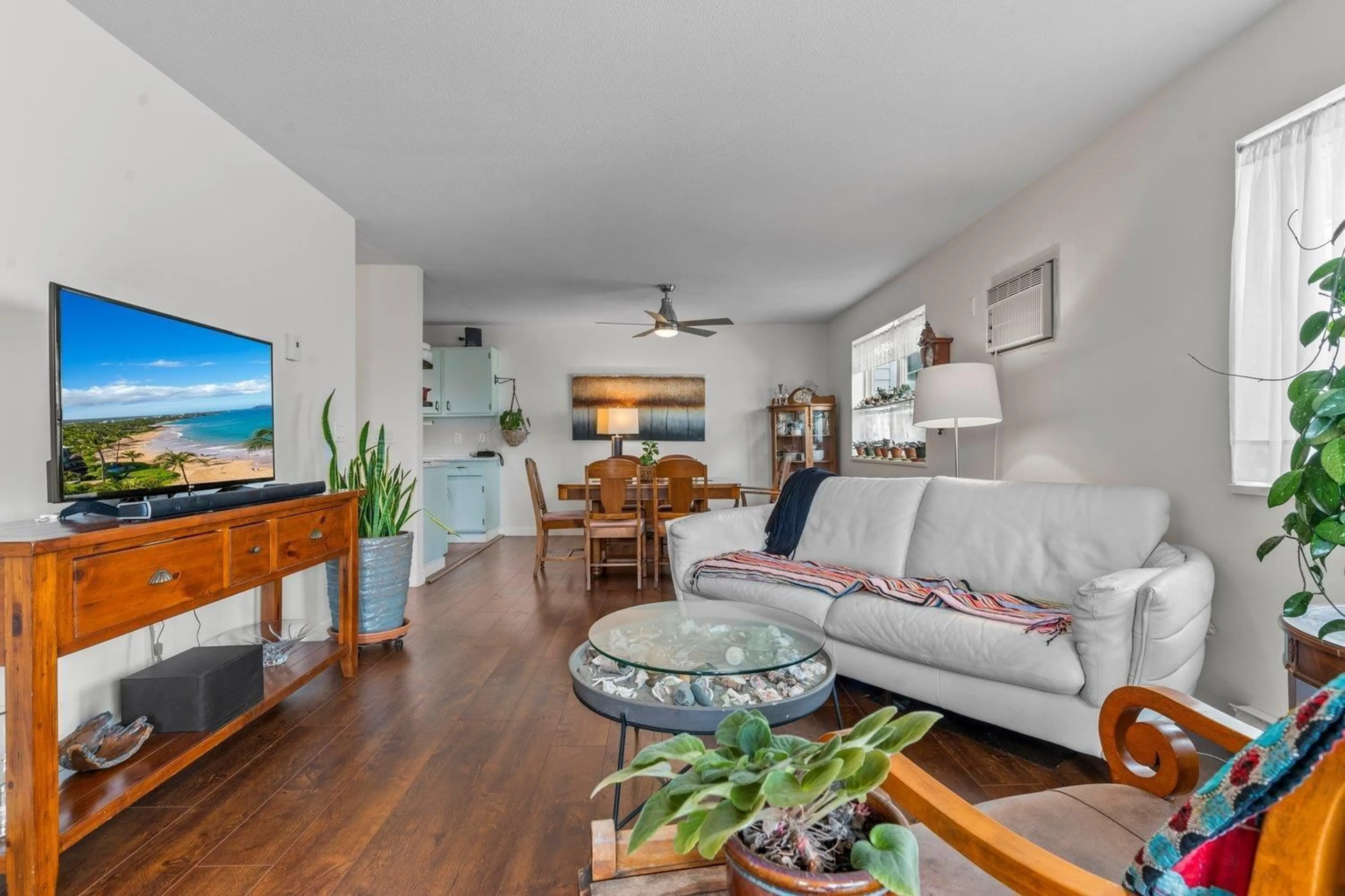 Living room with furniture, wood/laminate floor for 303 - 9175 EDWARD STREET, Chilliwack British Columbia V2P4C5