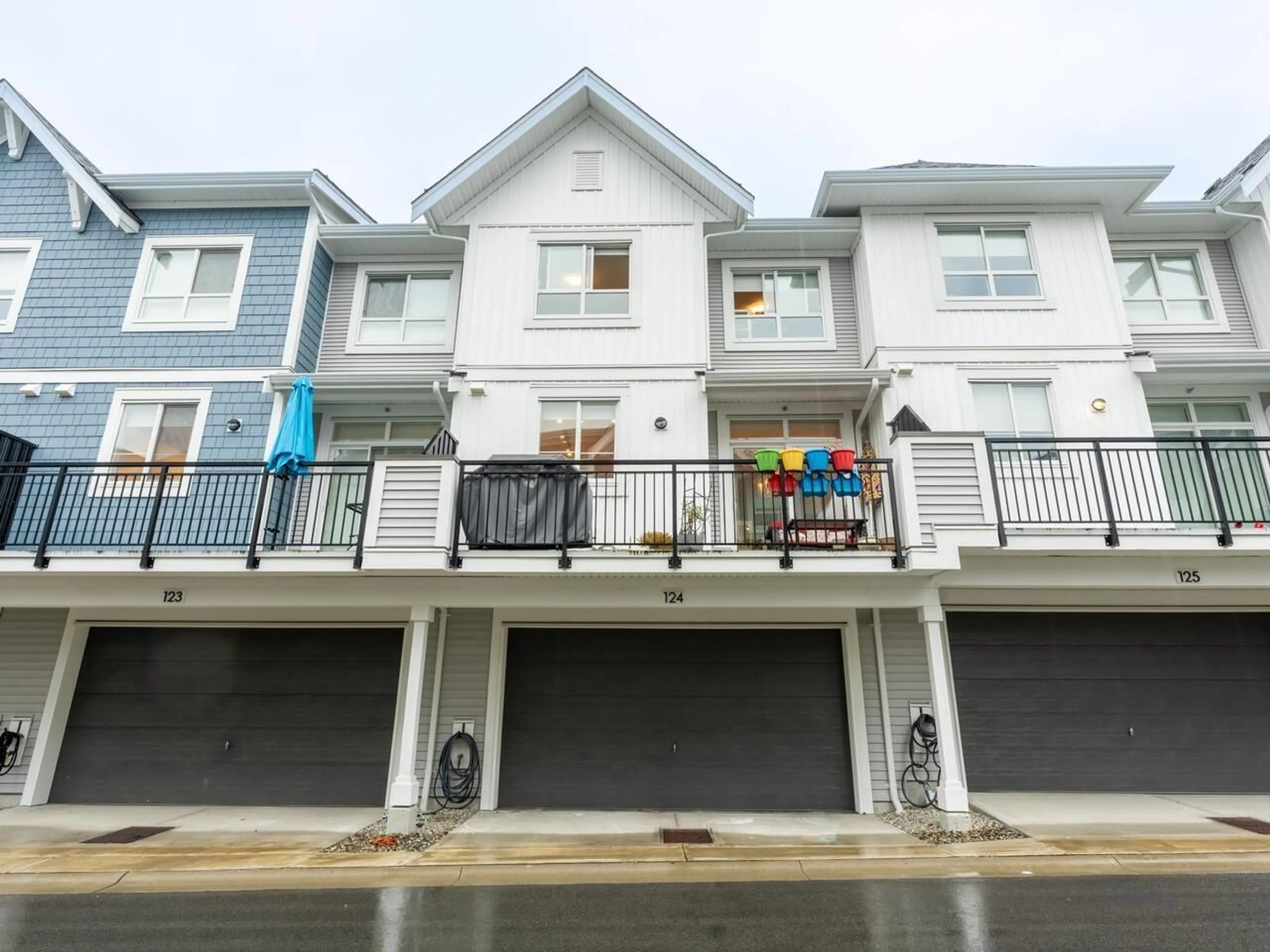 Home with vinyl exterior material, street for 124 - 8335 NELSON, Mission British Columbia V4S0E4