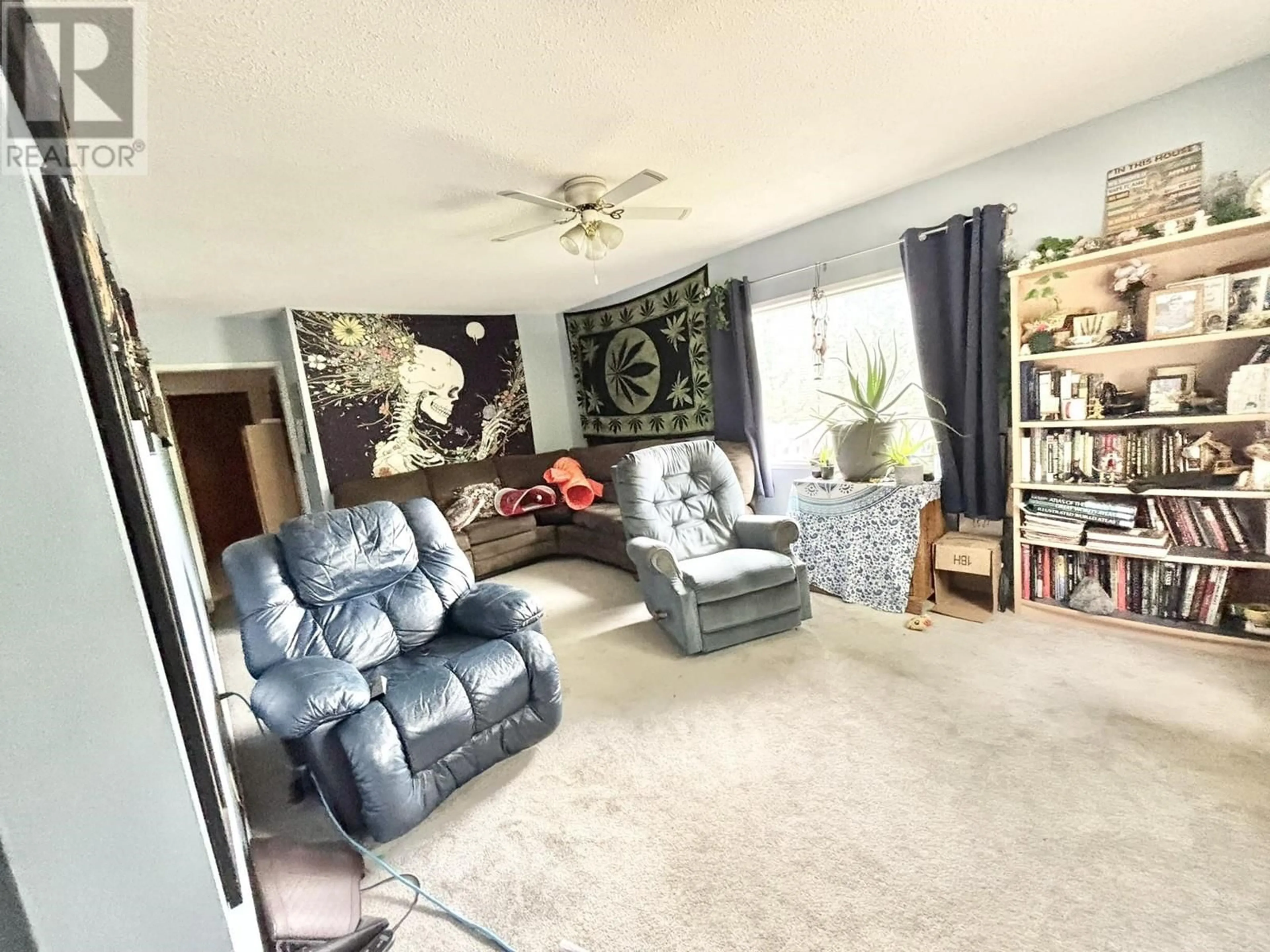 Living room with furniture, unknown for 584 LEWIS DRIVE, Quesnel British Columbia V2J1K5