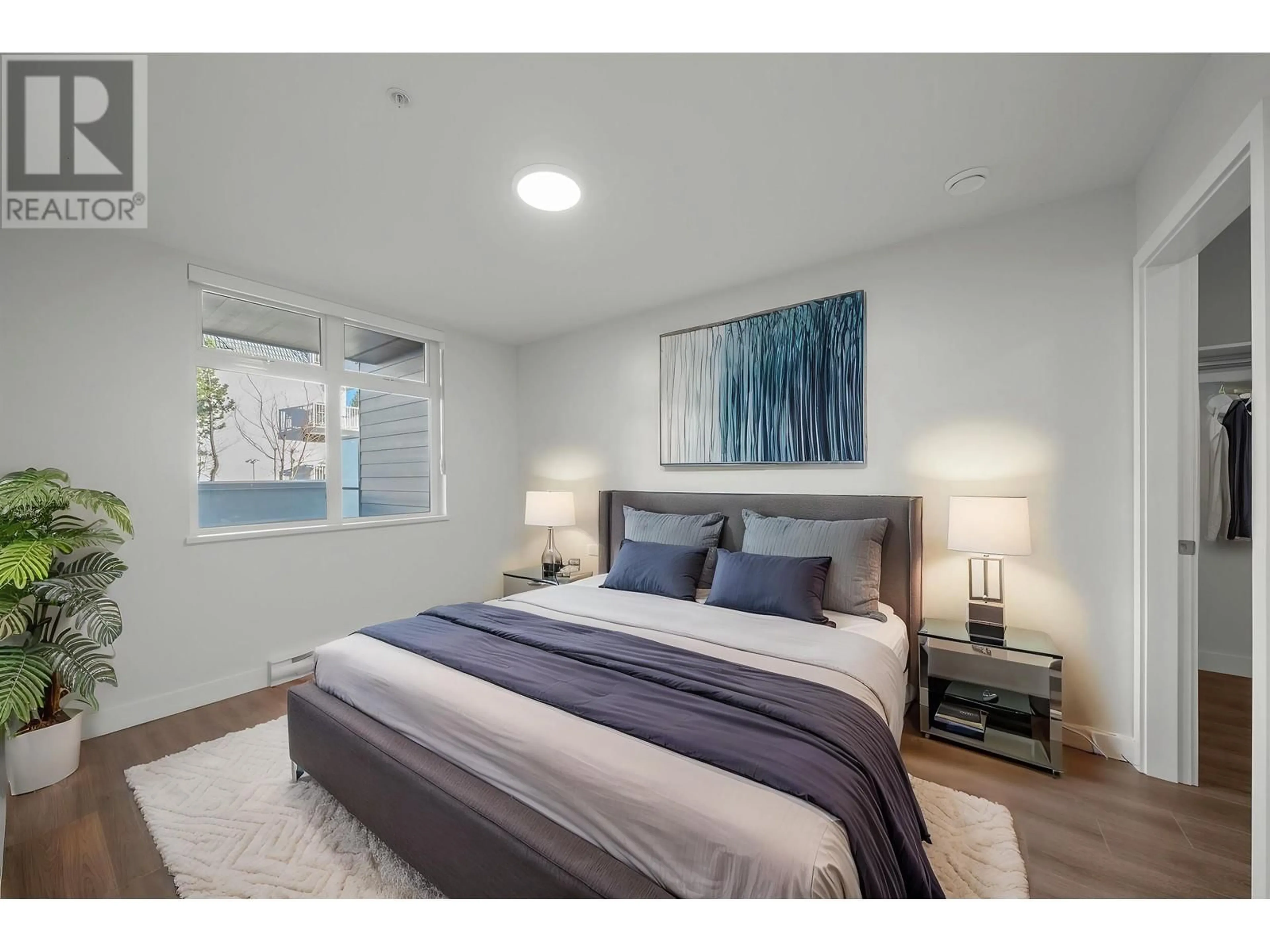 Bedroom with bed, unknown for 307 - 5535 HASTINGS STREET, Burnaby British Columbia V5B1R2