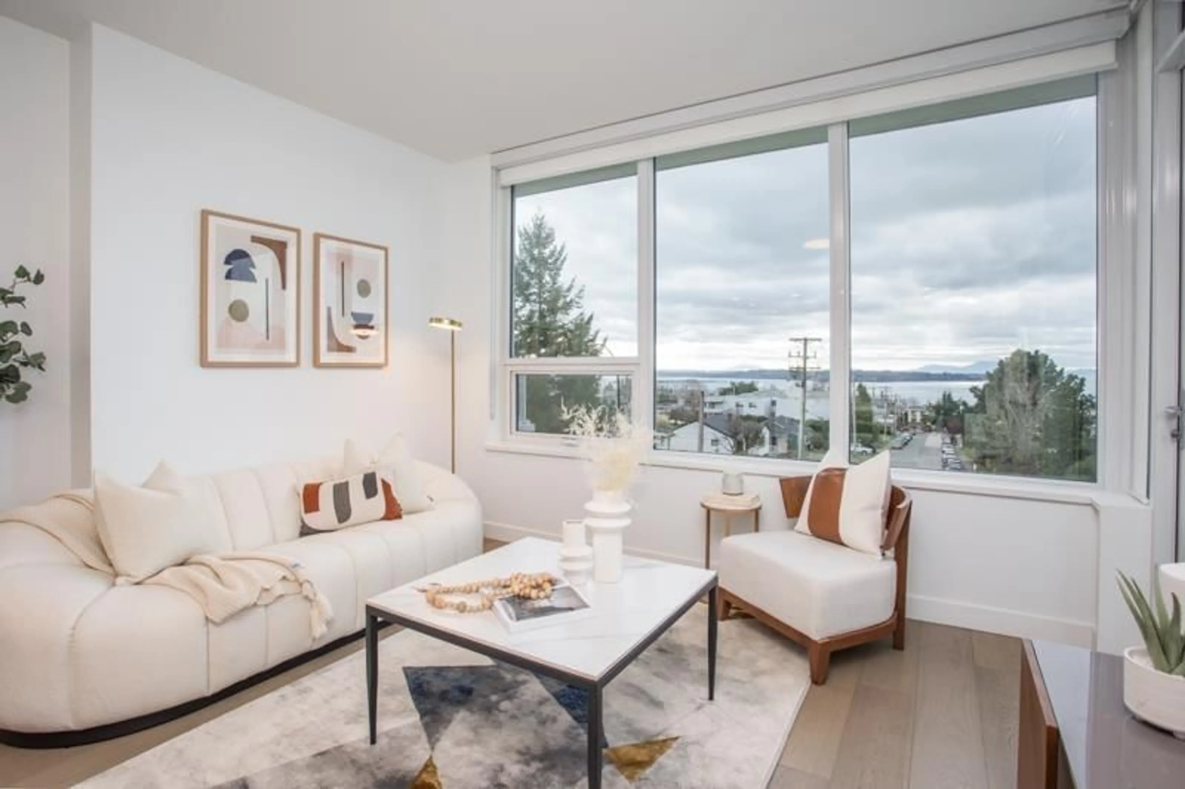 Living room with furniture, unknown for 201 - 15165 THRIFT, White Rock British Columbia V4B0C1