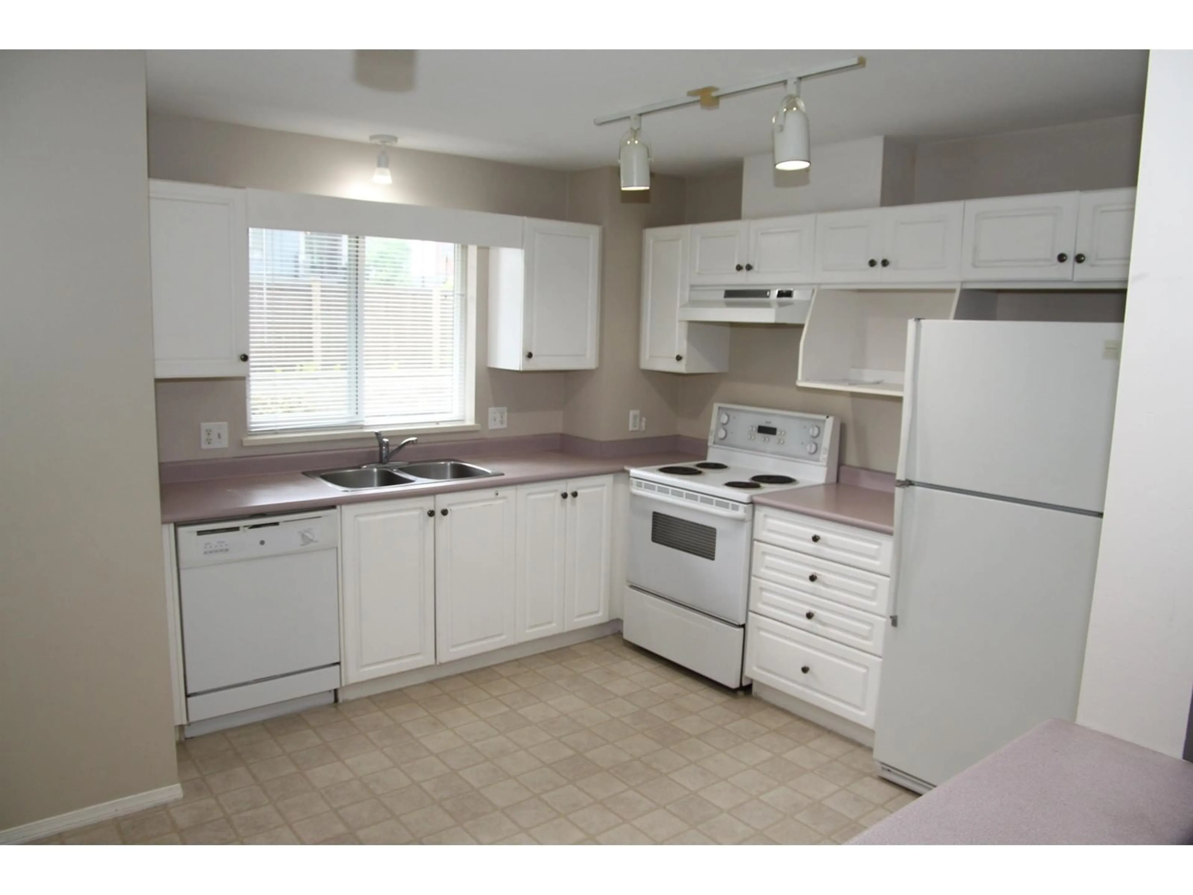 Standard kitchen, unknown for 105 - 33708 KING, Abbotsford British Columbia V2S8C6