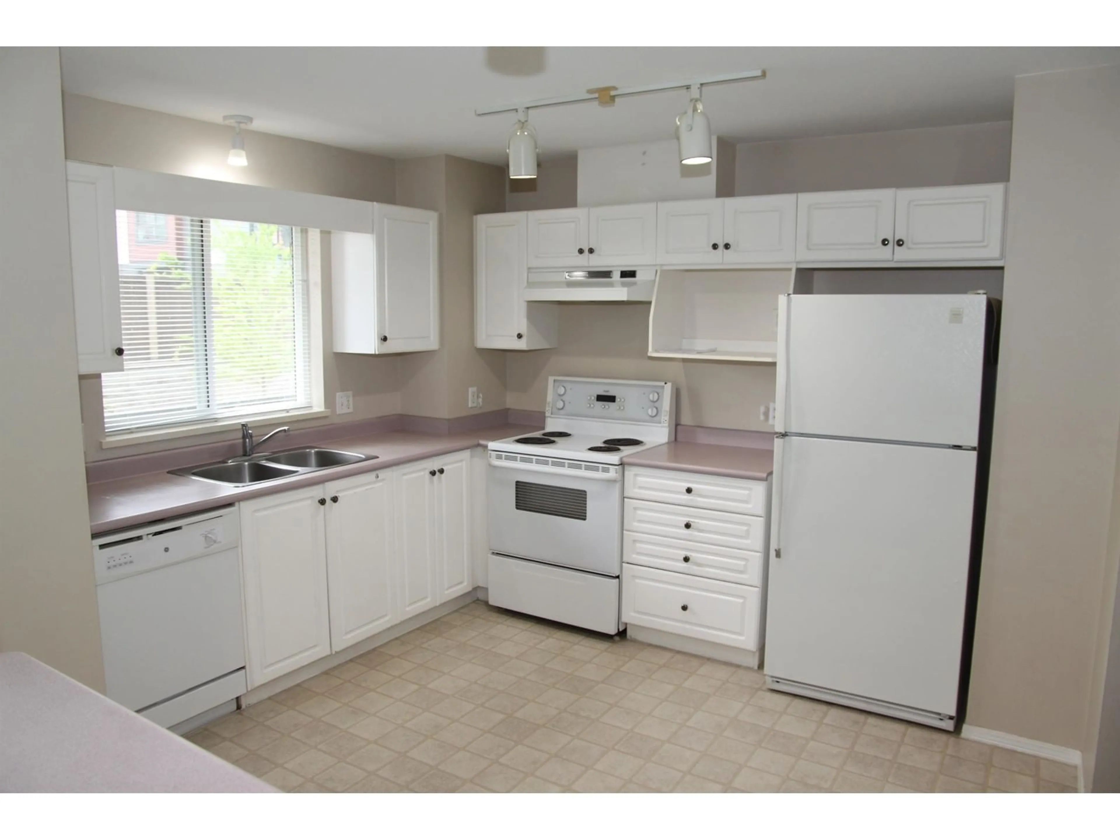 Standard kitchen, unknown for 105 - 33708 KING, Abbotsford British Columbia V2S8C6