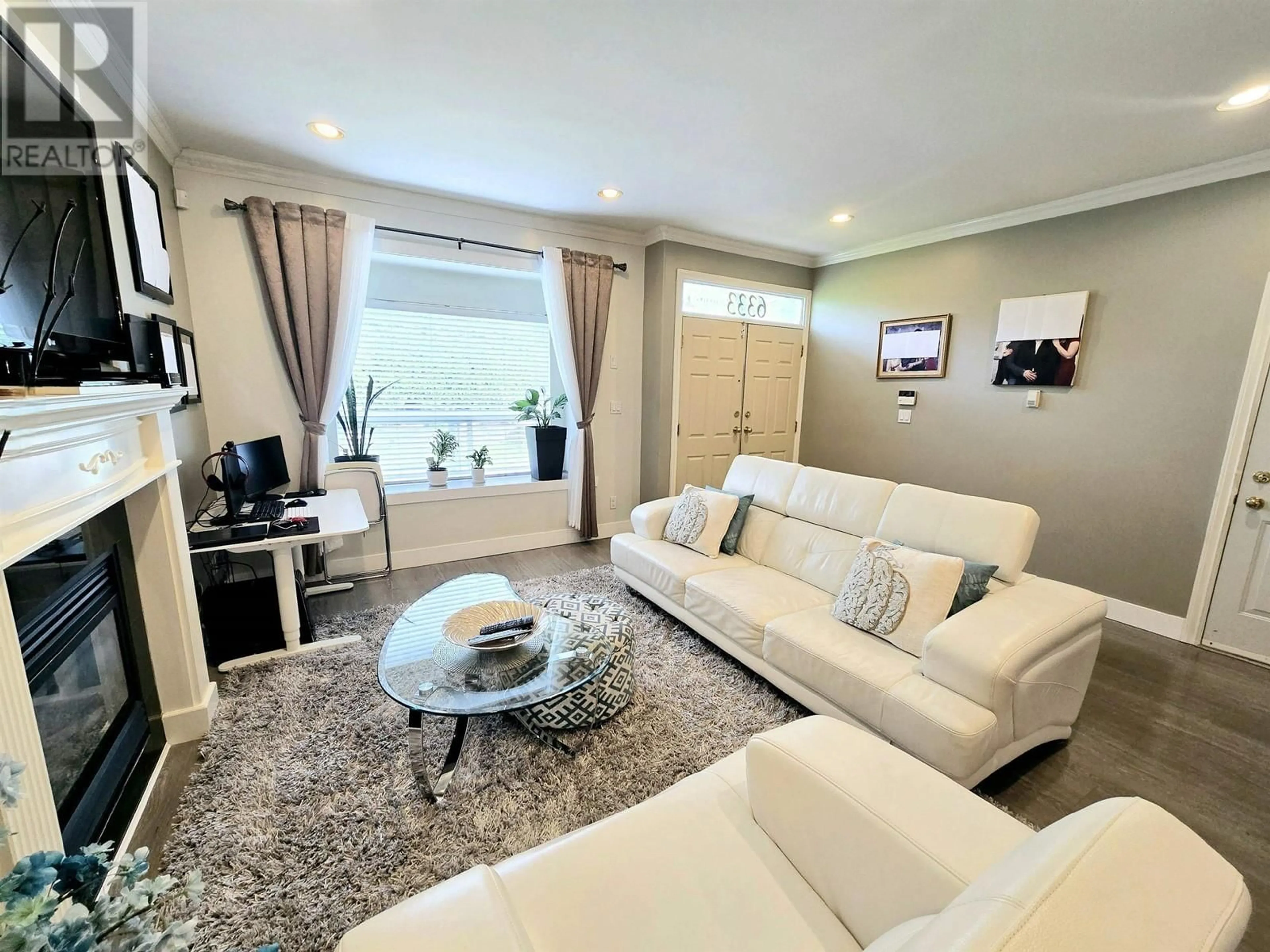 Living room with furniture, unknown for 6333 BURNS STREET, Burnaby British Columbia V5E1T3
