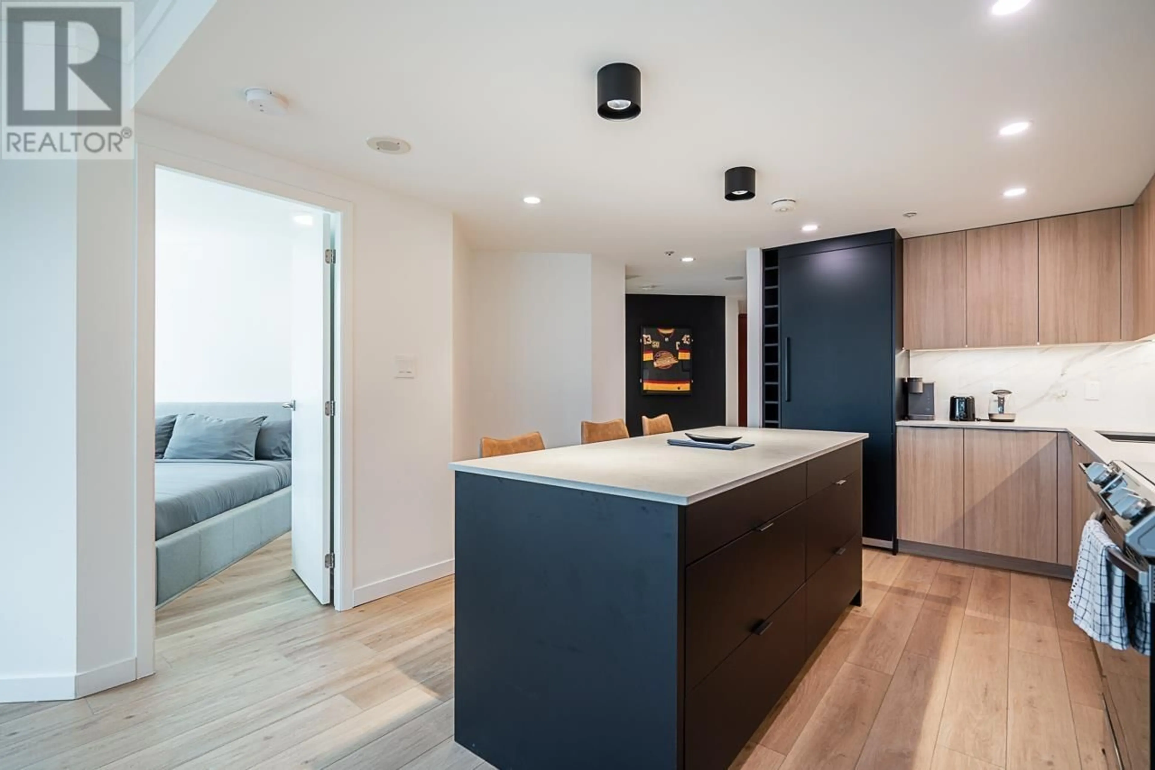 Contemporary kitchen, unknown for 1201 - 1050 BURRARD STREET, Vancouver British Columbia V6Z2S3